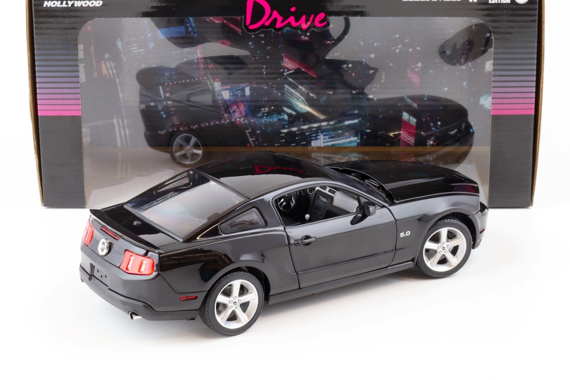 1:18 Greenlight 2011 Ford Mustang GT 5.0 Coupe black DRIVE 2011