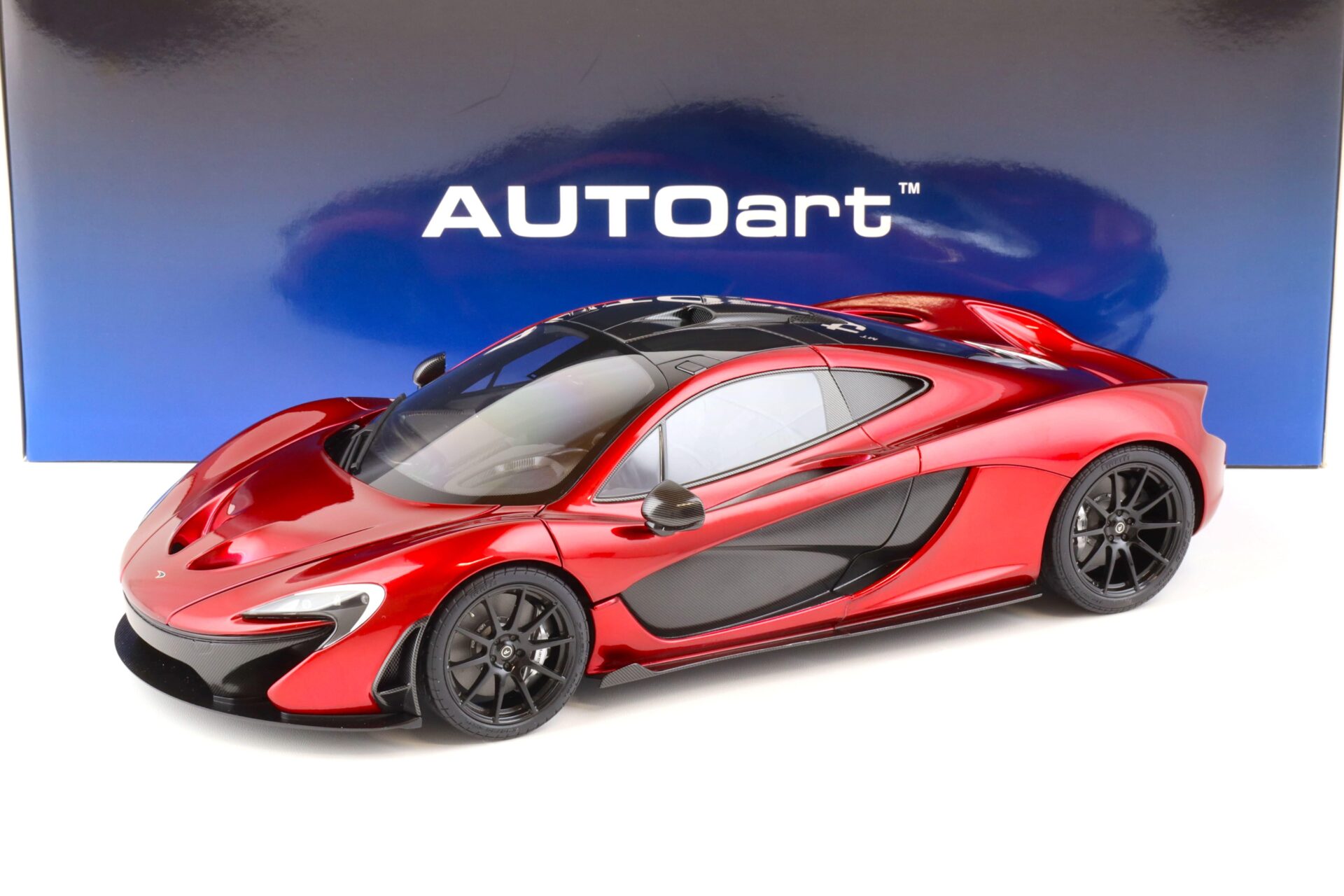 1:12 AUTOart 2013 McLaren P1 volcano red 12243