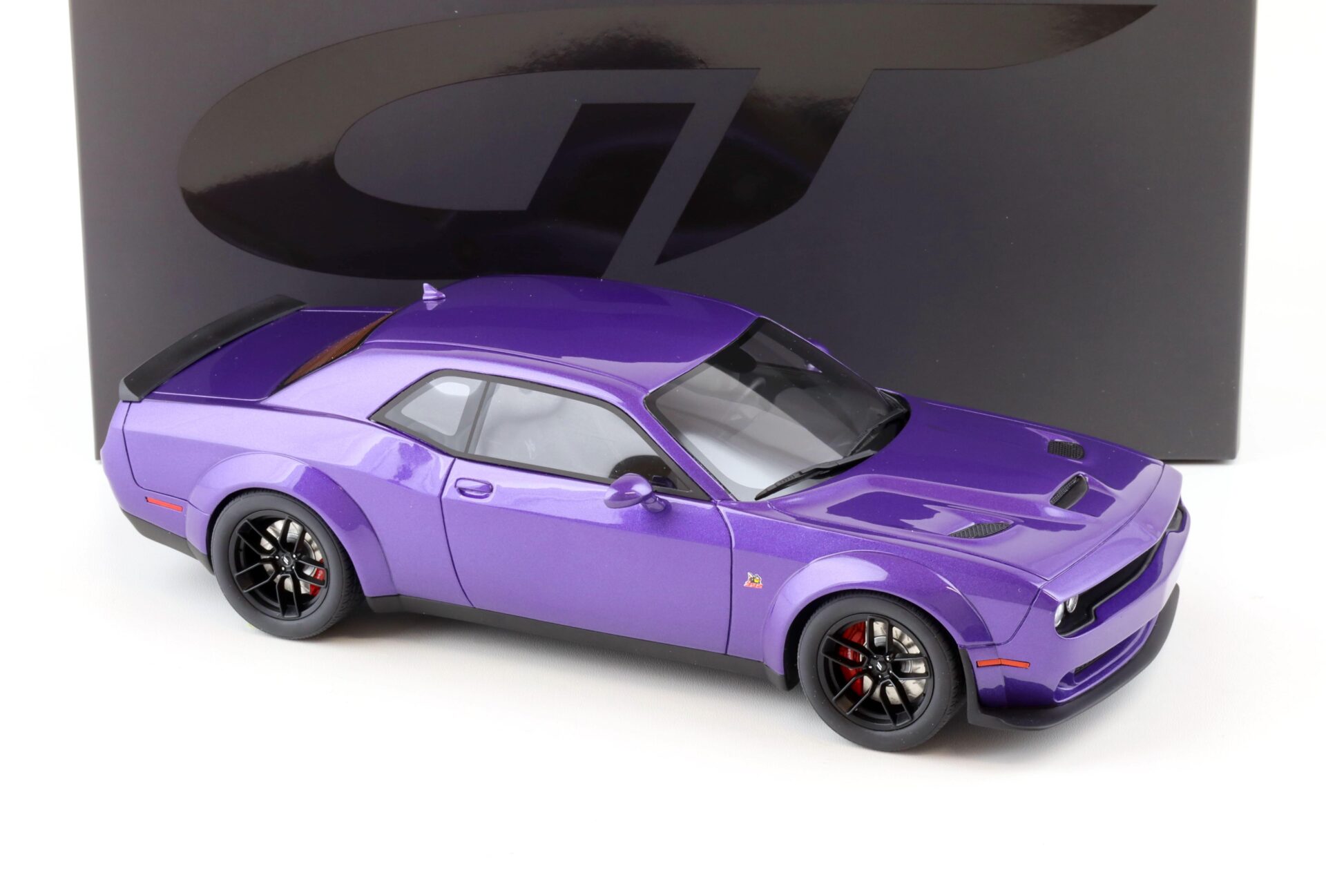 1:18 GT Spirit GT248 Dodge Challenger R/T Scat Pack Widebody 2018 plum crazy purple