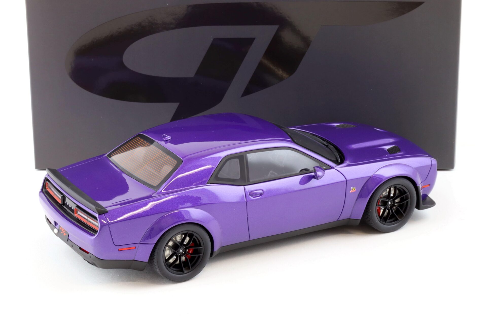 1:18 GT Spirit GT248 Dodge Challenger R/T Scat Pack Widebody 2018 plum crazy purple