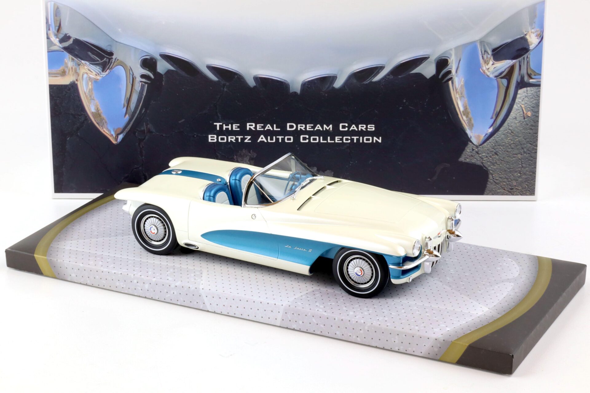 1:18 Minichamps 1955 General Motors LaSalle II Roadster Concept white Bortz Auto Collection