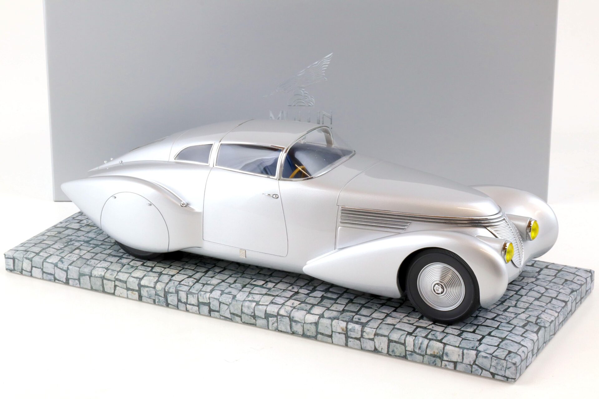 1:18 Minichamps 1938 Dubonnet Hispano-Suiza H6C Xenia The Mullin Automotive Collection