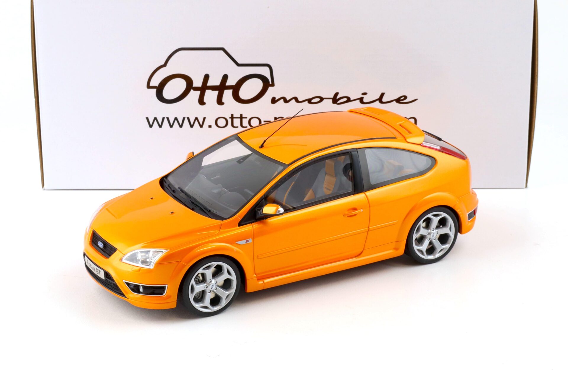 ID 81614 orig.jpg 1:18 OTTO mobile OT961 Ford Focus ST 2.5 MK2 orange metallic 2006