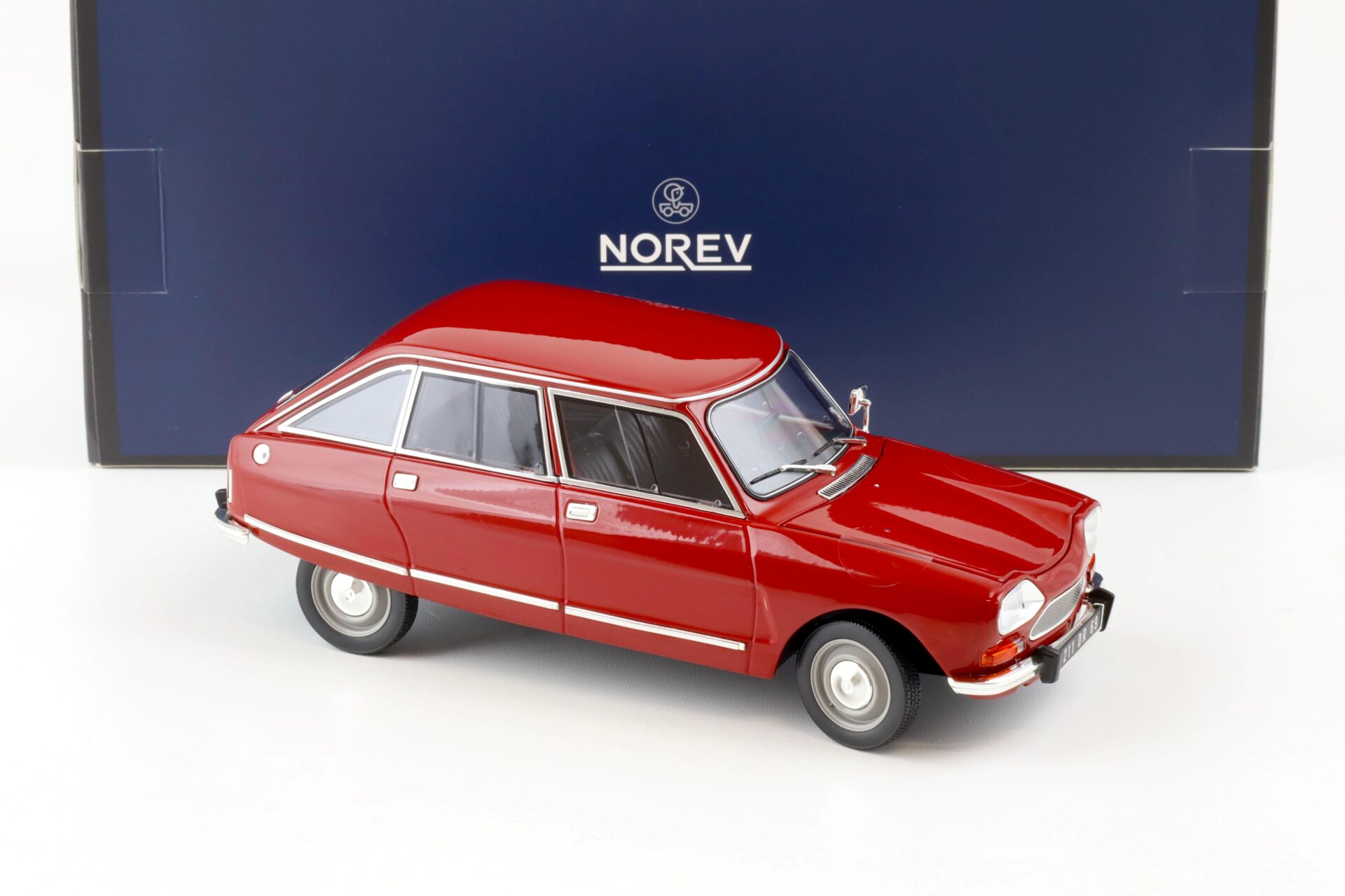 1:18 Norev Citroen Ami 8 Club 1969 Massena red - Limited 300 pcs.