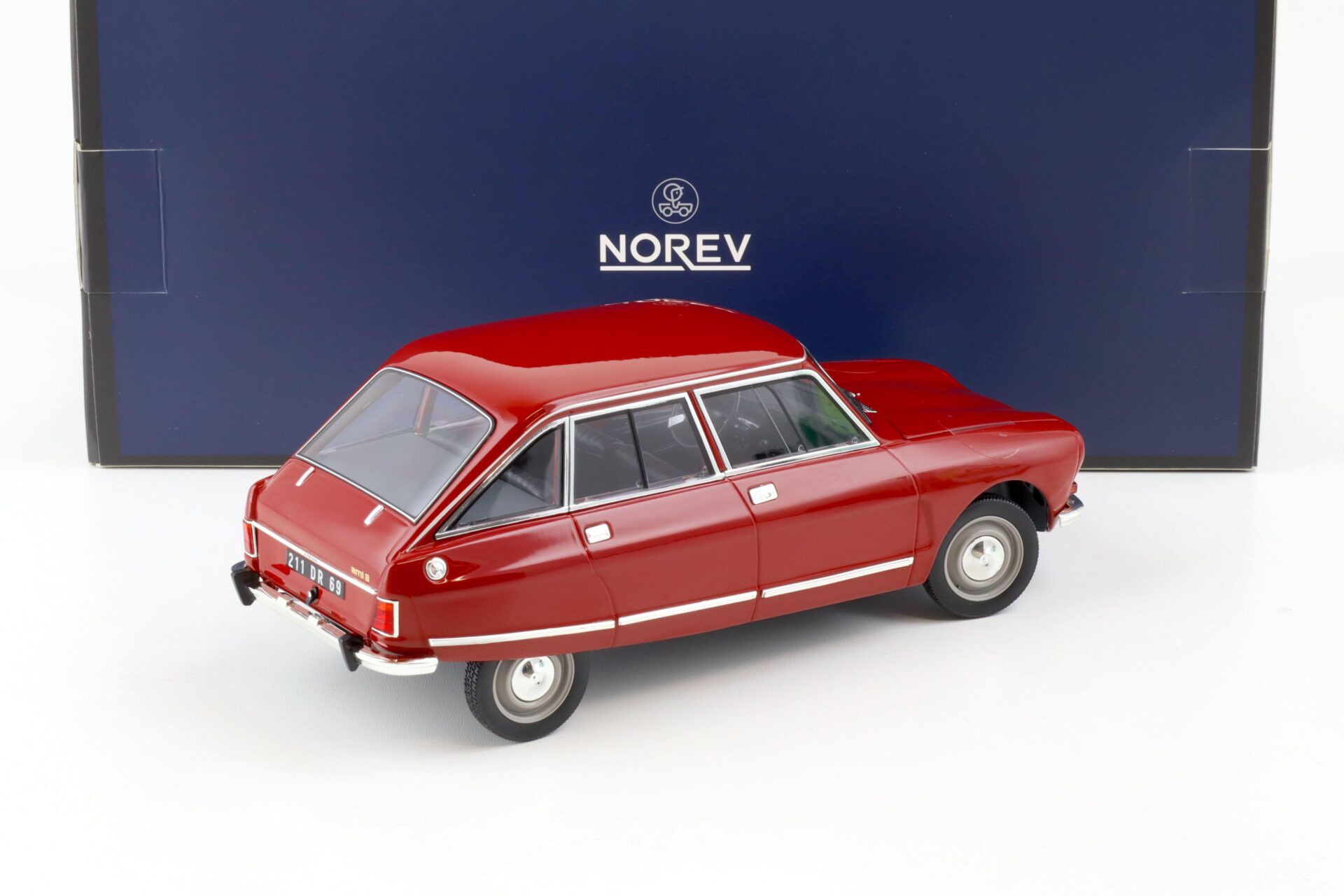 1:18 Norev Citroen Ami 8 Club 1969 Massena red - Limited 300 pcs.