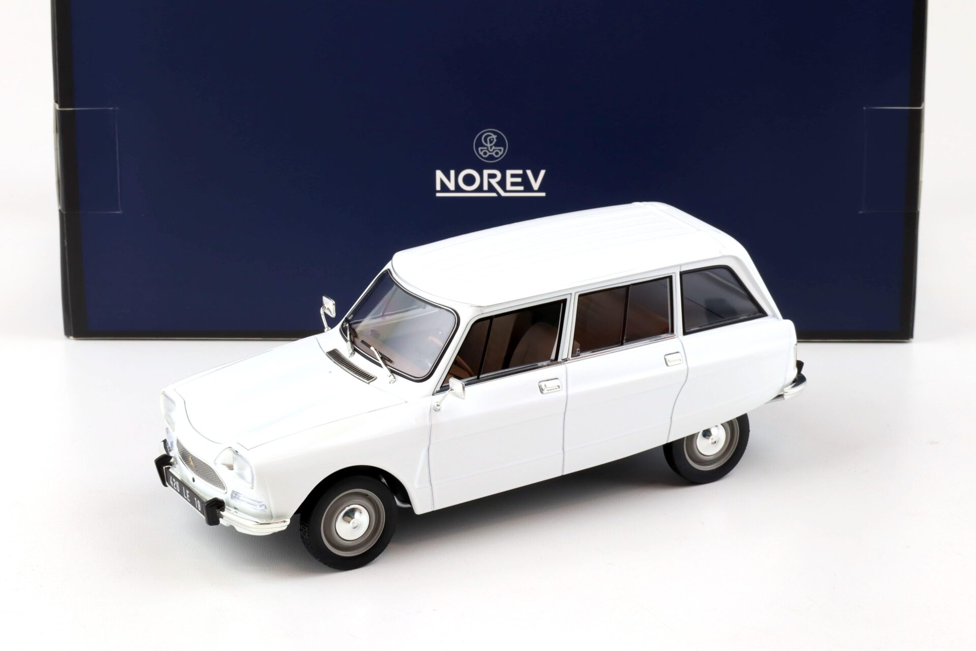 1:18 Norev Citroen Ami 8 Break 1975 white - Limited 300 pcs.