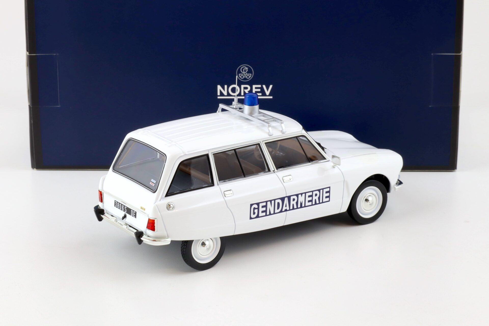 1:18 Norev Citroen Ami 8 Break 1975 Gendarmerie white - Limited 200 pcs.