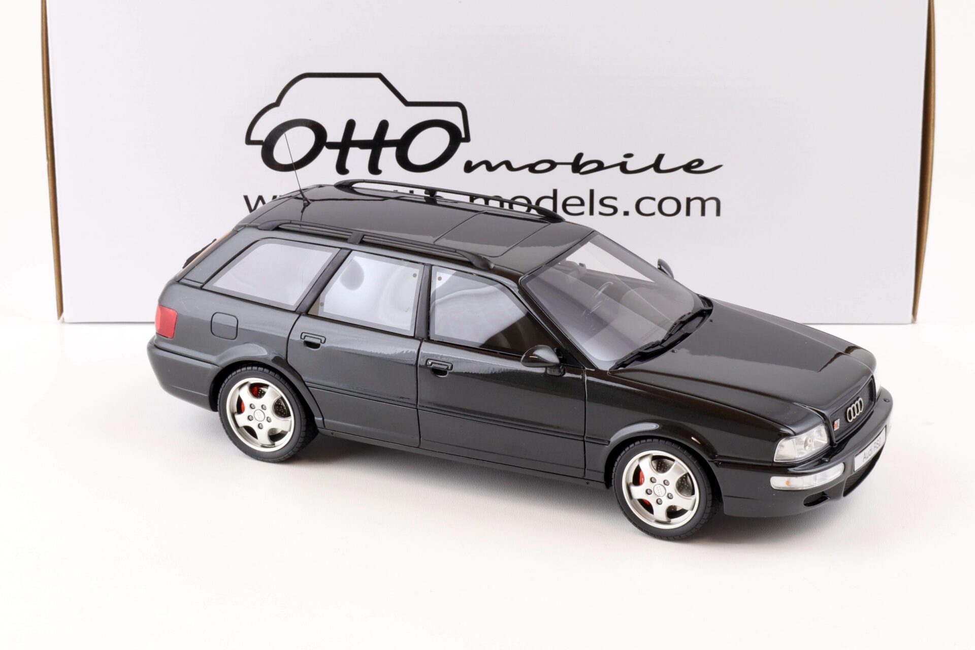 1:18 OTTO mobile OT831B Audi RS2 Avant black 1994