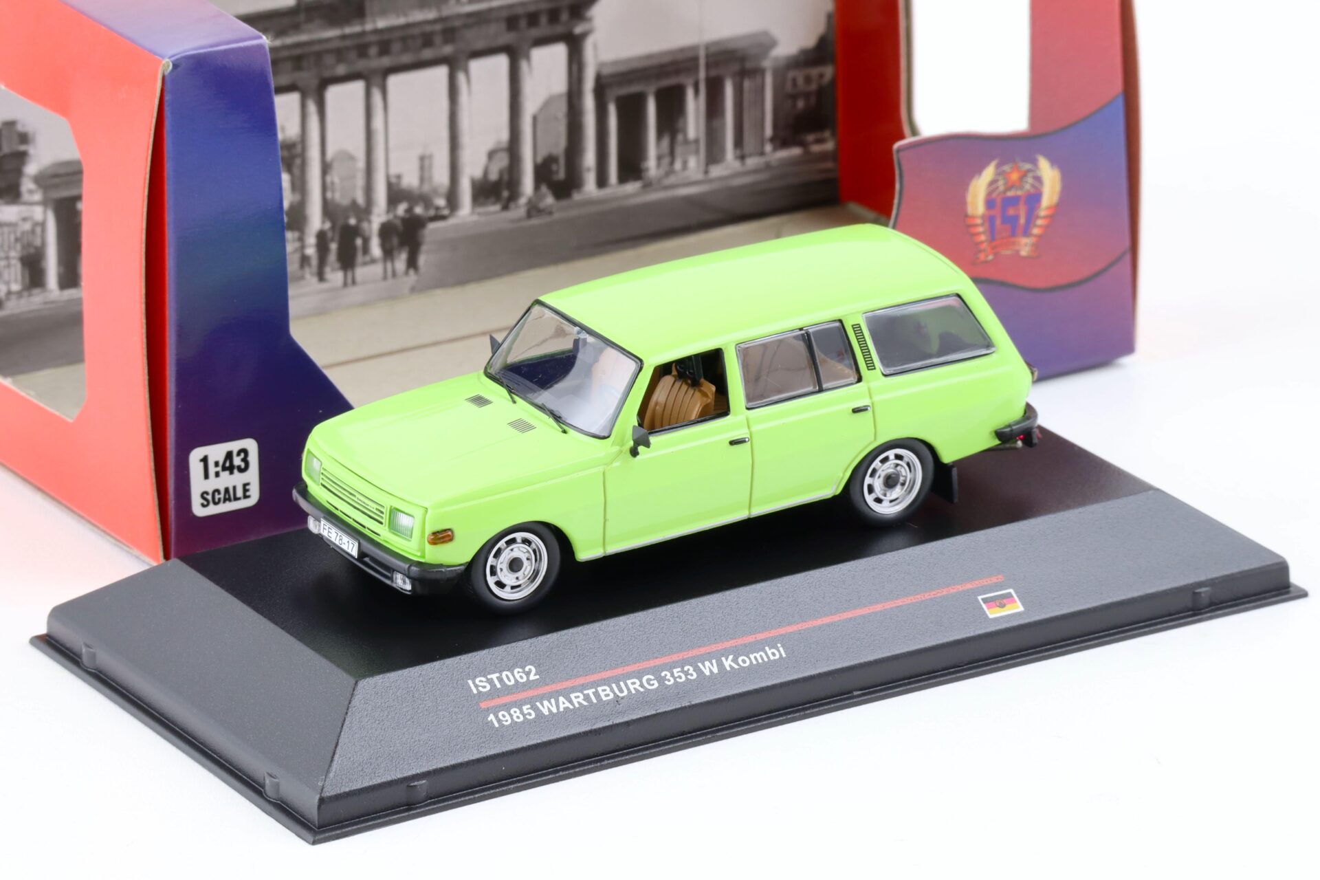 ID 82217 orig.jpg 1:43 IST Models Wartburg 353 W Kombi 1985 green