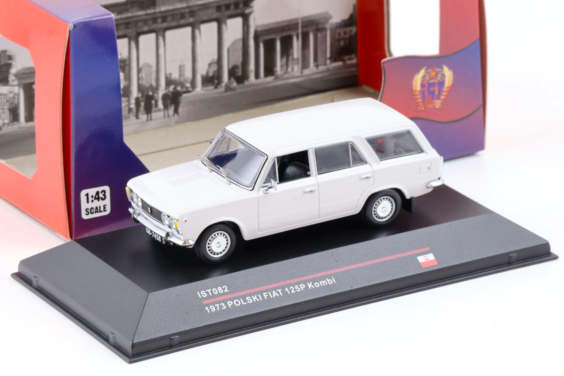 1:43 IST Models Polski Fiat 125P Kombi 1973 light grey