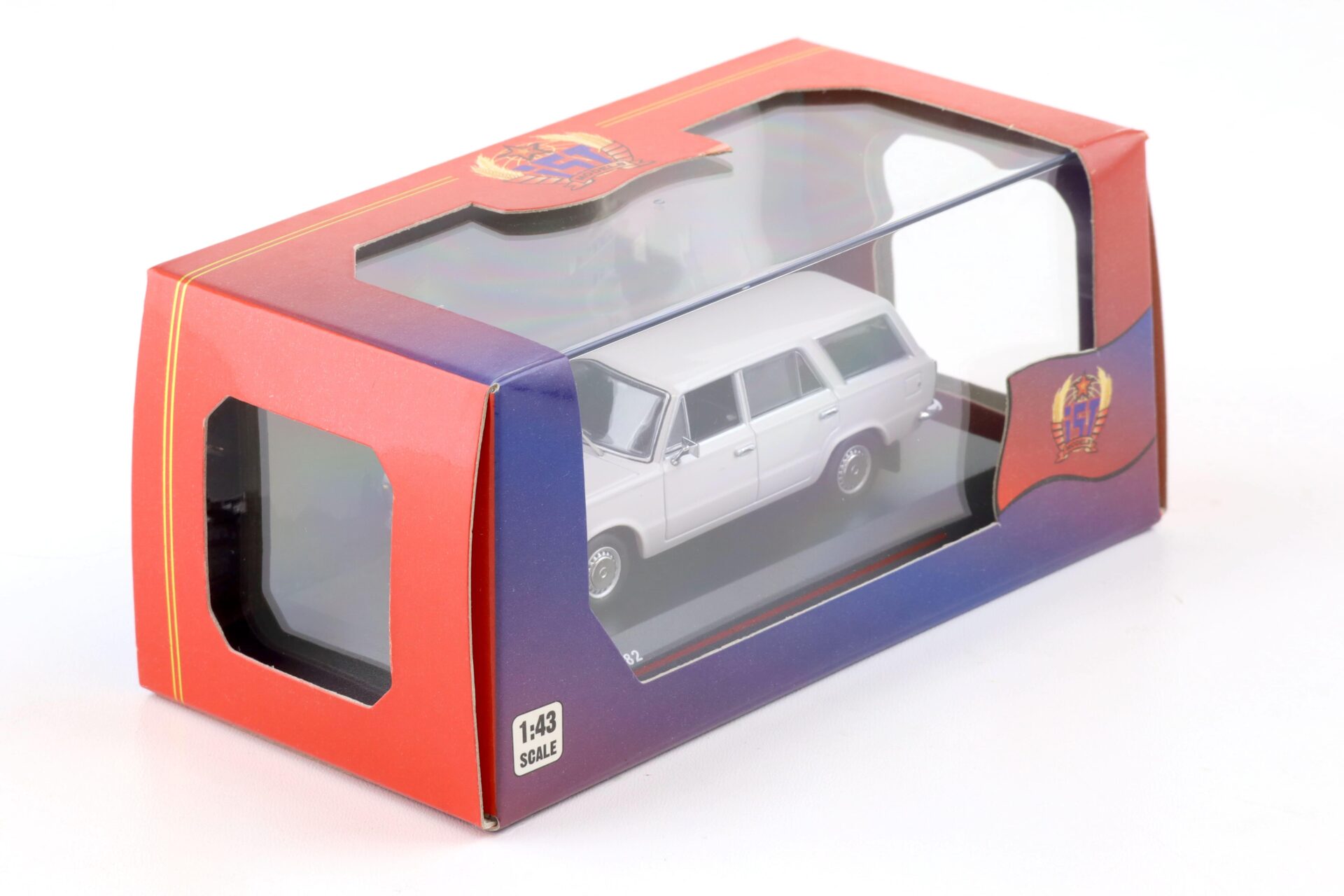 1:43 IST Models Polski Fiat 125P Kombi 1973 light grey