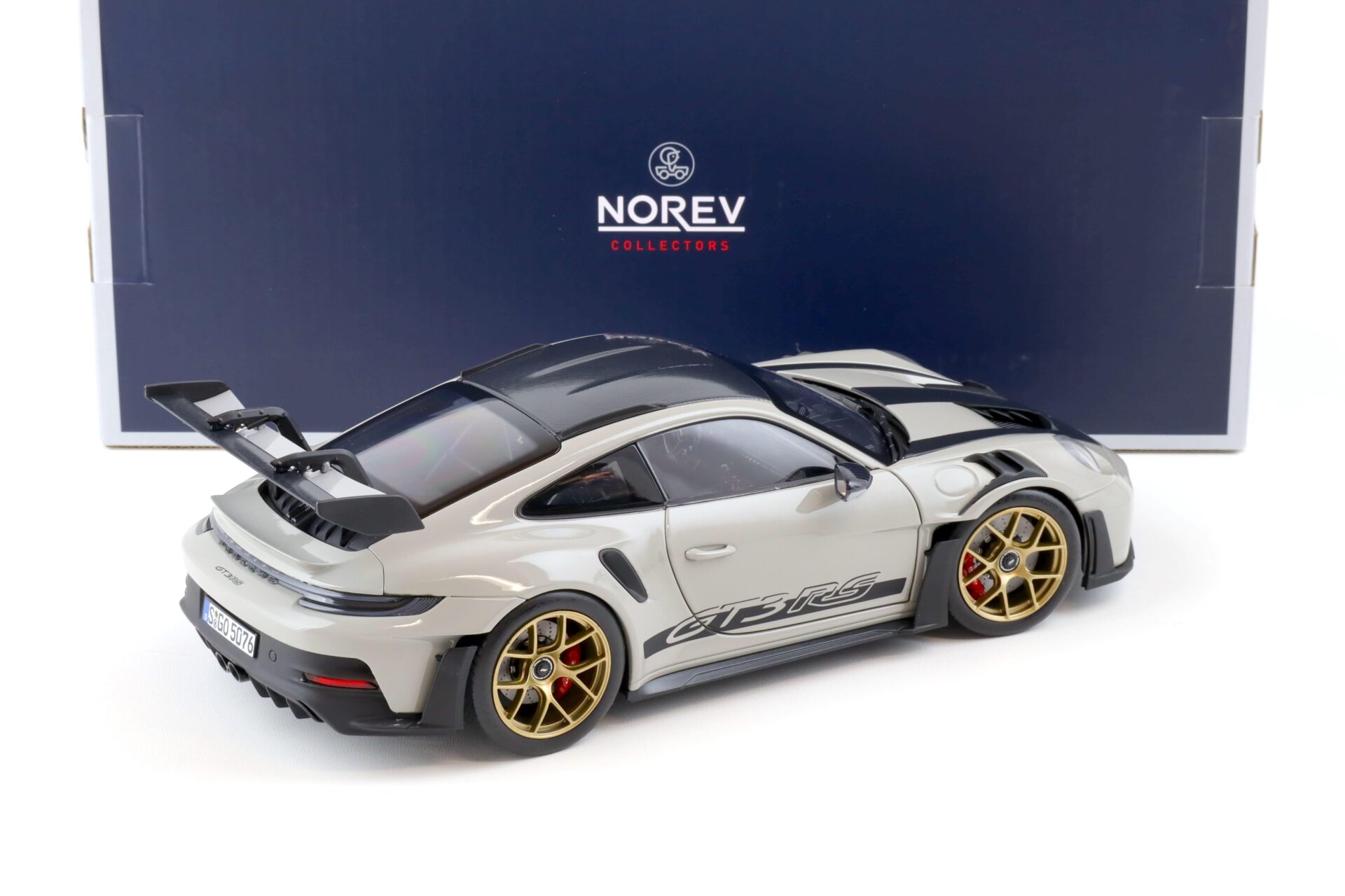 1:18 Norev Porsche 911 (992) GT3 RS Coupe Weissach Package 2022 Kreide - Limited 504 pcs.