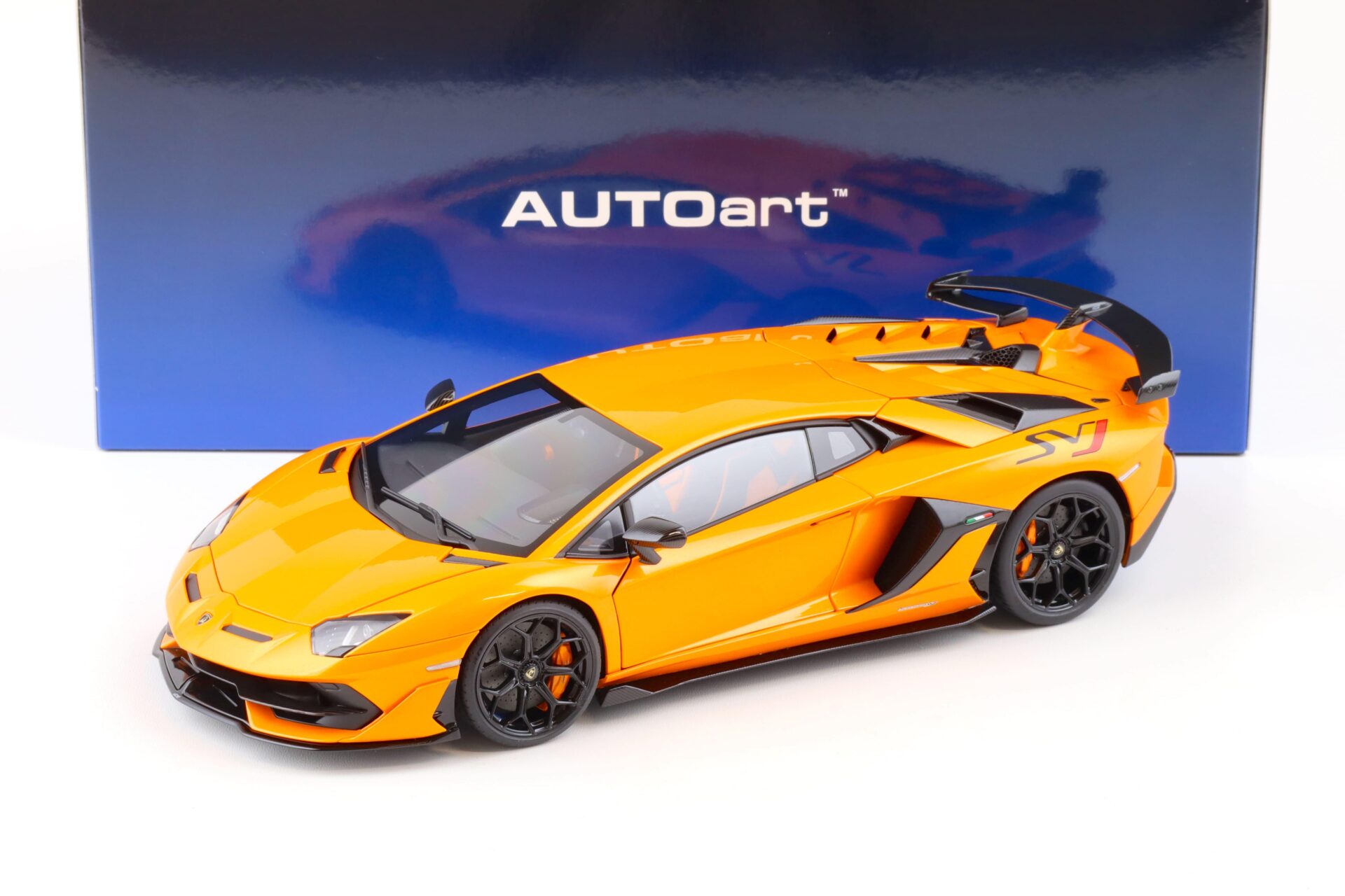 1:18 AUTOart Lamborghini Aventador SVJ 2019 Arancio Atlas/ pearl orange