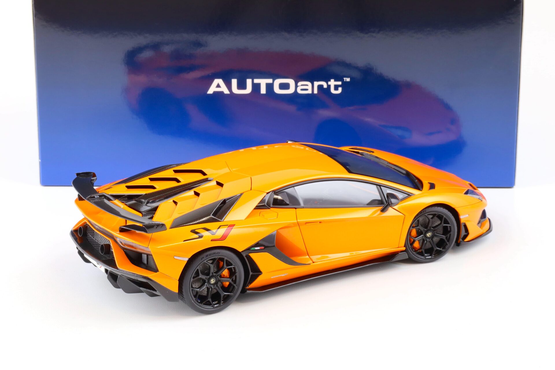 1:18 AUTOart Lamborghini Aventador SVJ 2019 Arancio Atlas/ pearl orange