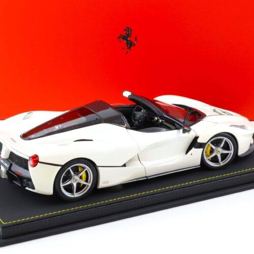 1:18 BBR Ferrari LaFerrari Aperta Bianco Avus white with display - Limited 36 pcs. - Image 3