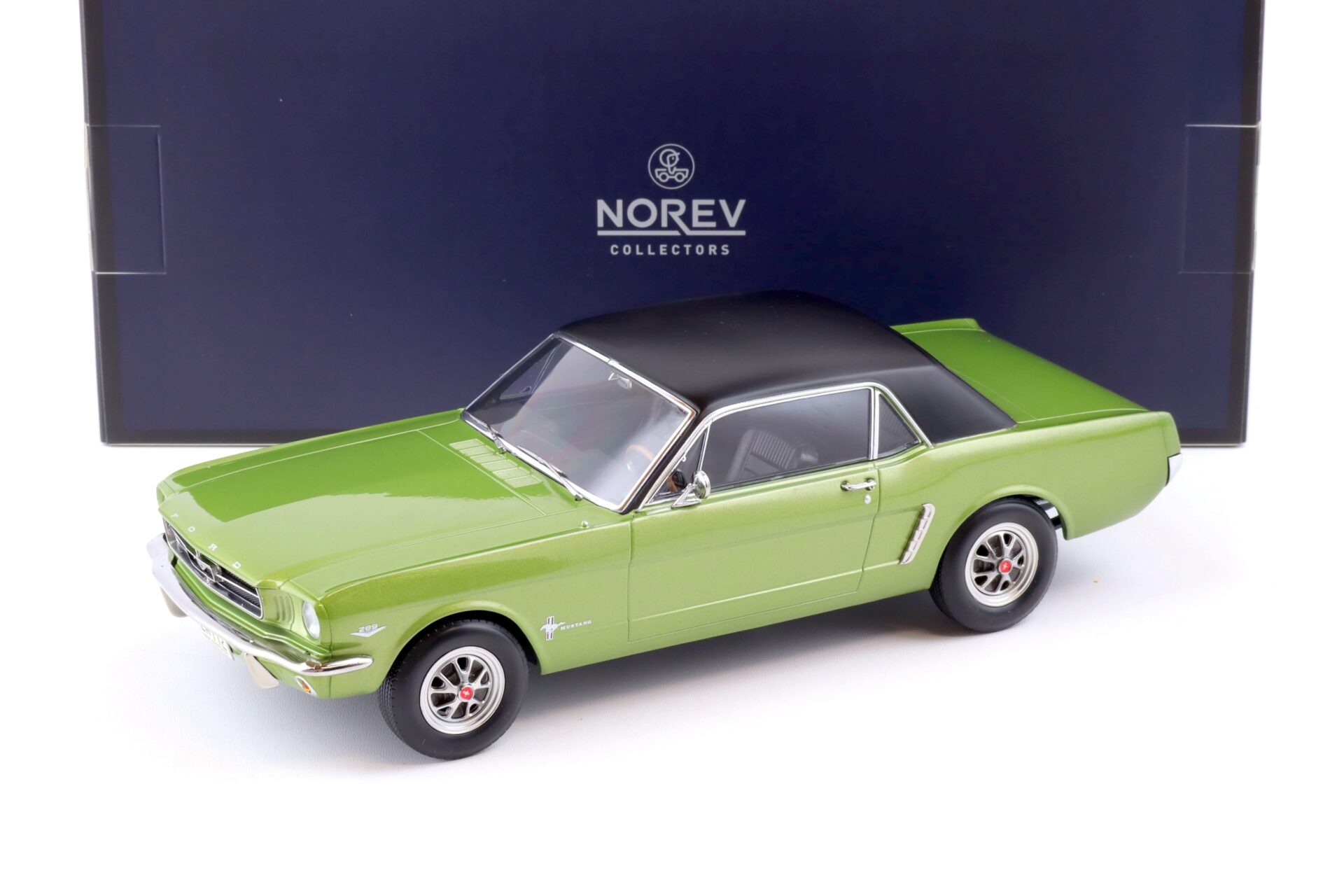 ID 82588 orig.jpg 1:18 Norev Ford Mustang Hardtop Coupe 1965 green metallic - Limited 200 pcs.