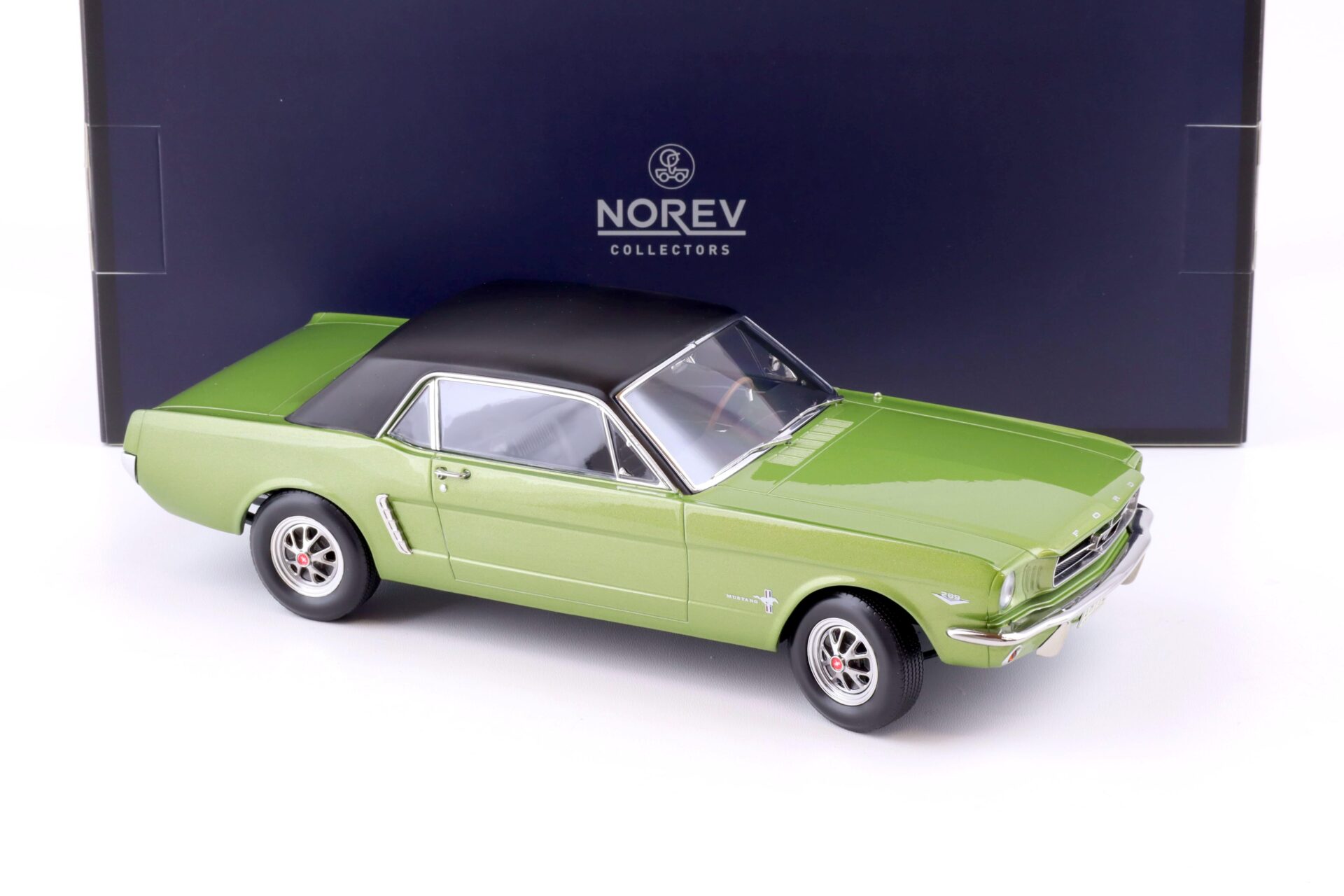 1:18 Norev Ford Mustang Hardtop Coupe 1965 green metallic - Limited 200 pcs.