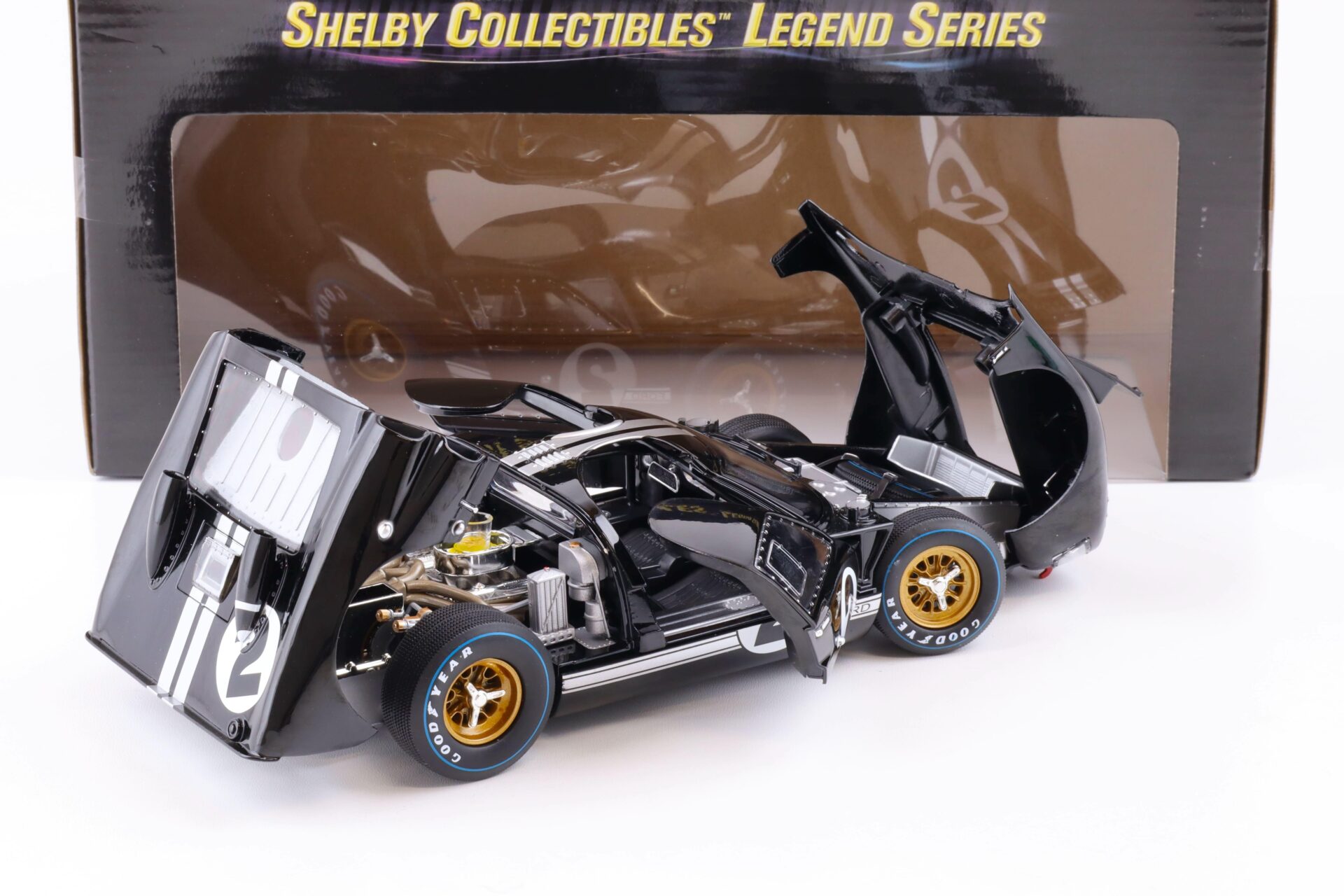 1:18 Shelby Collectibles 1966 Ford GT40 MKII 24h Le Mans 1966 McLaren/ Amon #2