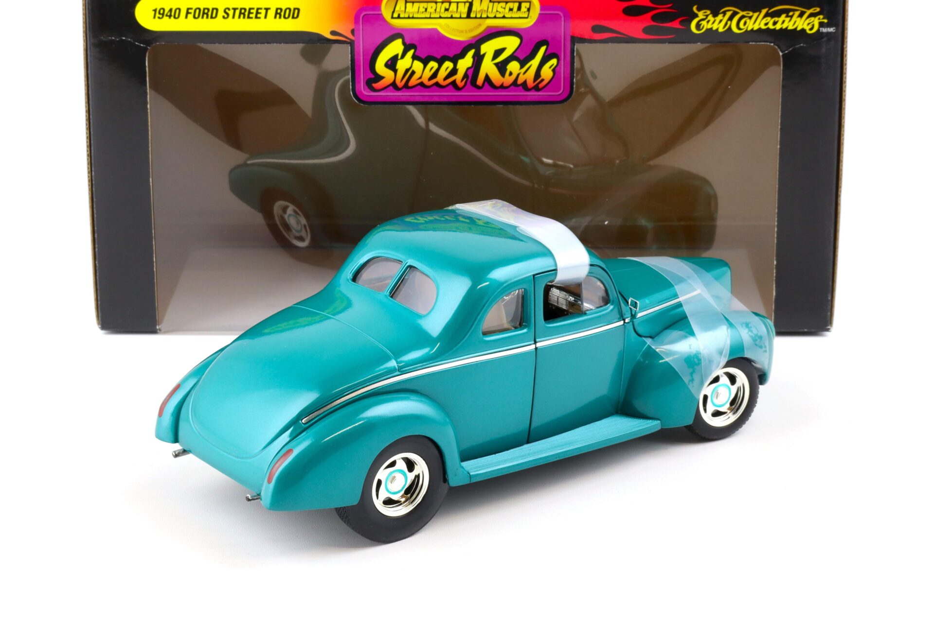 1:18 ERTL 1940 Ford Street Rod Hot Rod Street Rods turquoise metallic