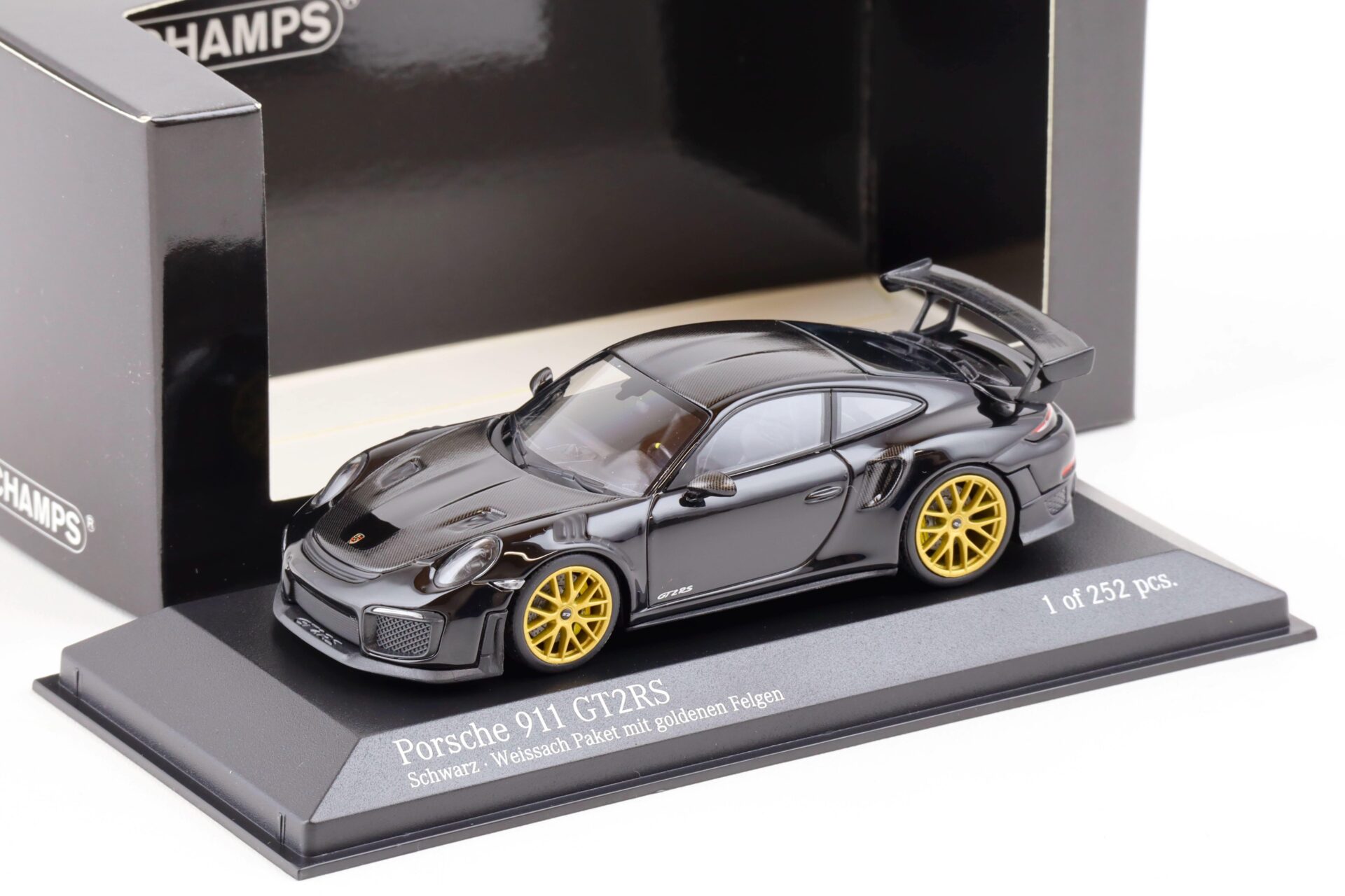1:43 Minichamps Porsche 911 (991.2) GT2 RS Weissach Package 2018 black/ gold wheels