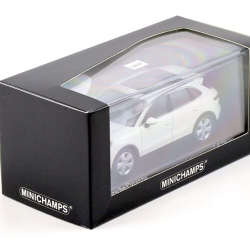 1:43 Minichamps Porsche Cayenne 2017 white