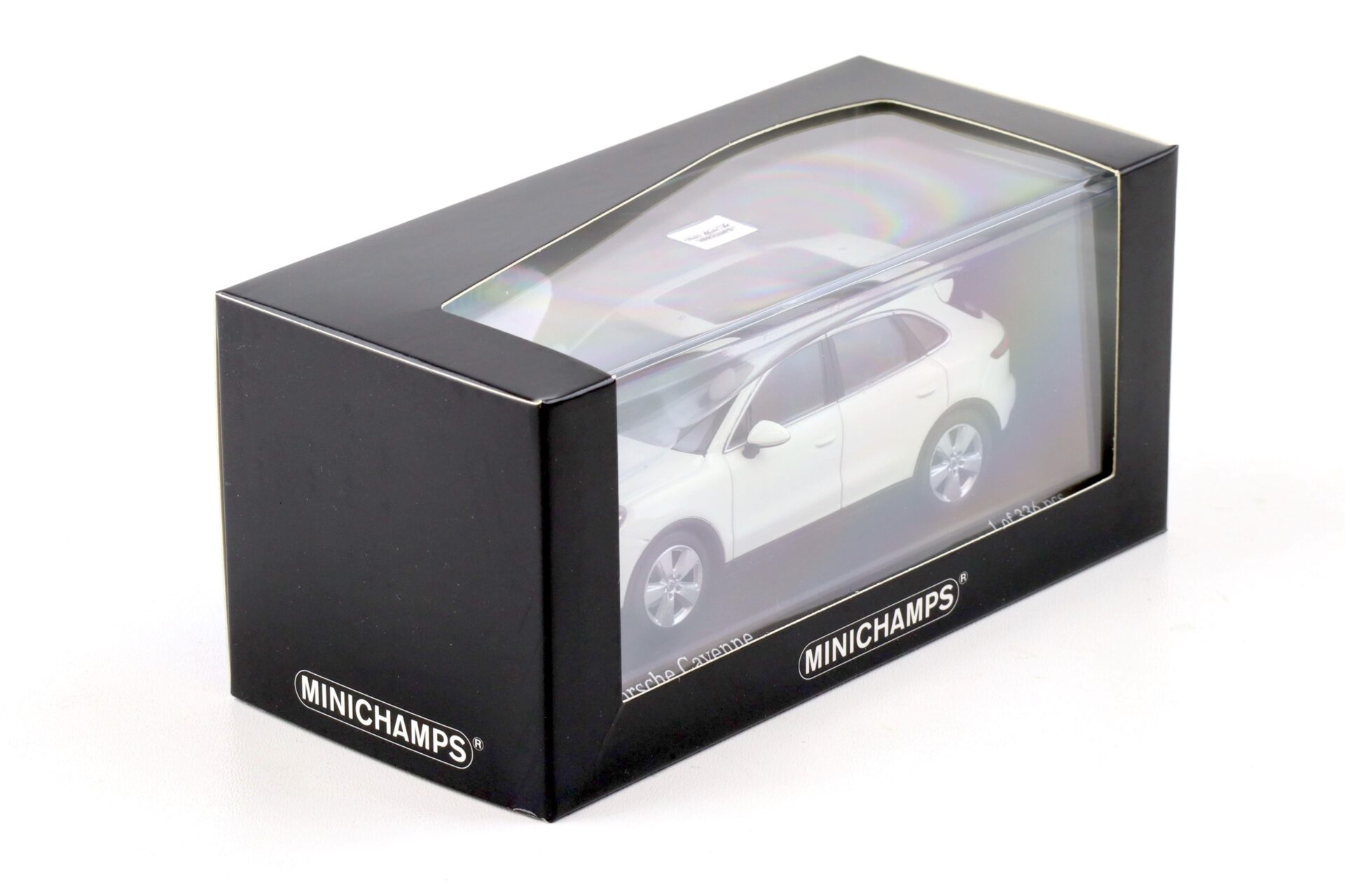 1:43 Minichamps Porsche Cayenne 2017 white