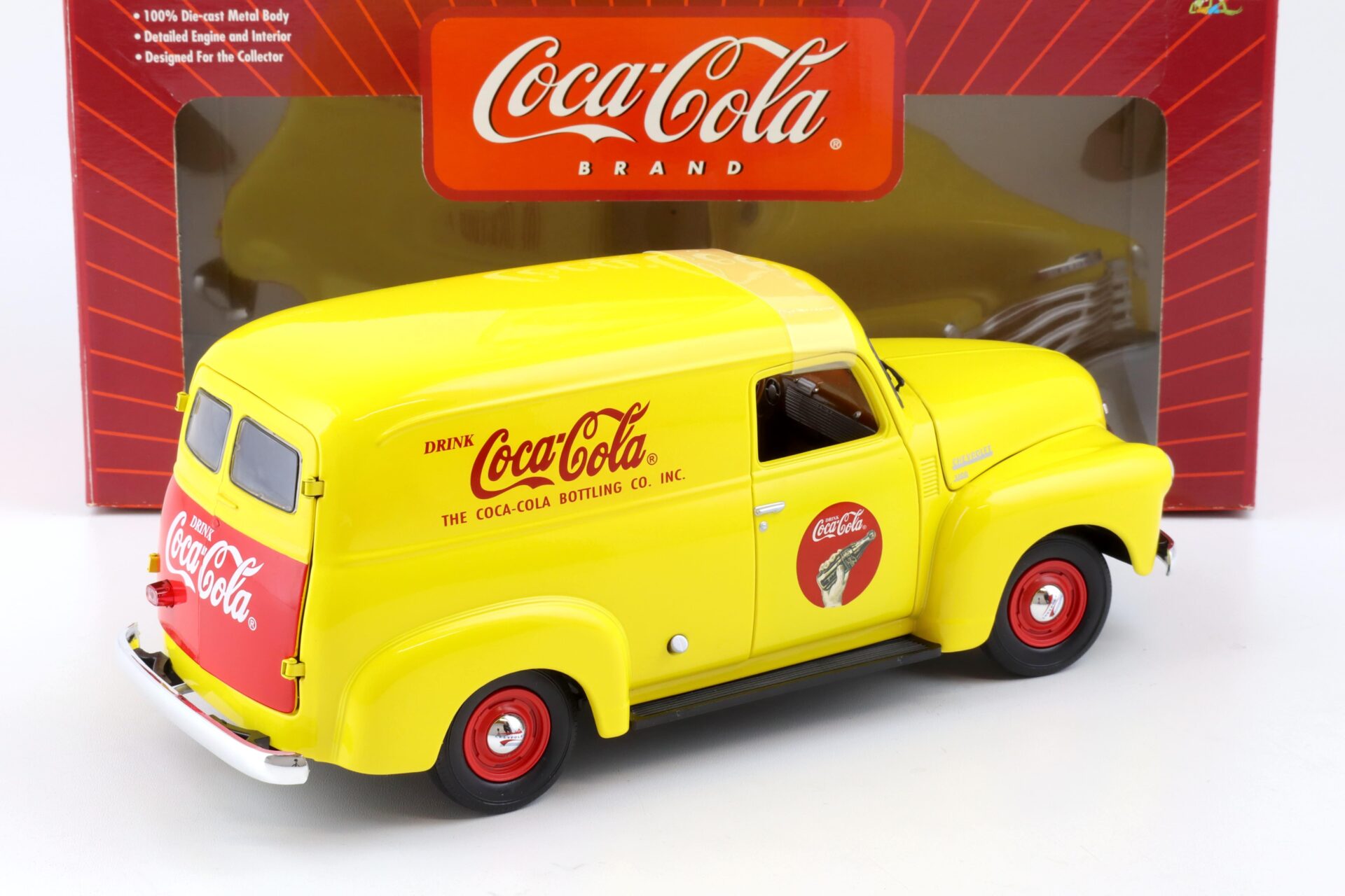 1:18 Johnny Lightning 1948 Chevrolet Panel Delivery Van COCA COLA yellow