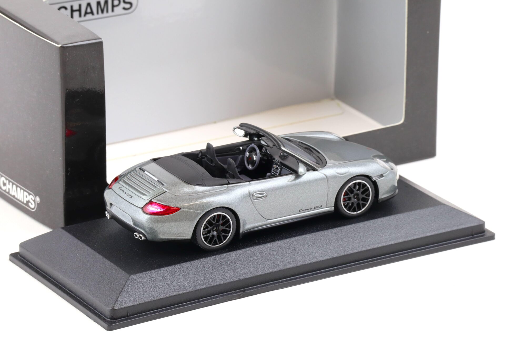 1:43 Minichamps Porsche 911 (997.2) Carrera GTS Cabriolet 2011 Meteor grey
