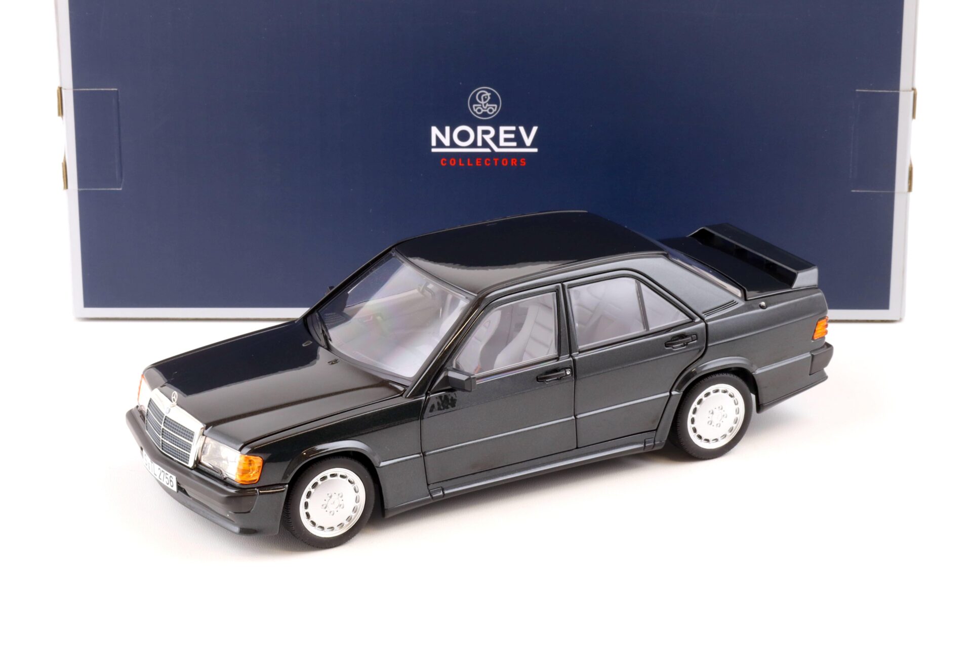 ID 83148 orig.jpg 1:18 Norev Mercedes 190E 2.3-16 W201 Limousine 1984 black metallic