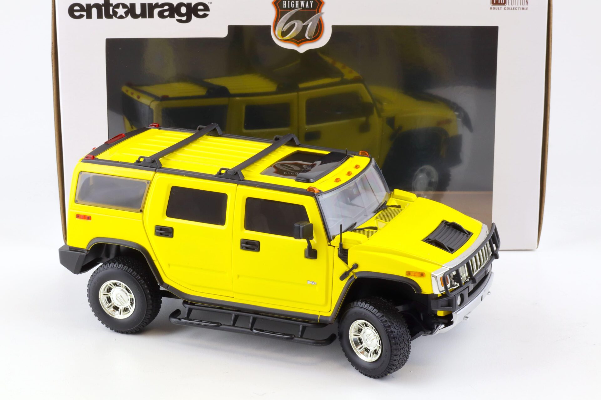 1:18 Highway61 Hummer H2 SUV 2003 ENTOURAGE yellow