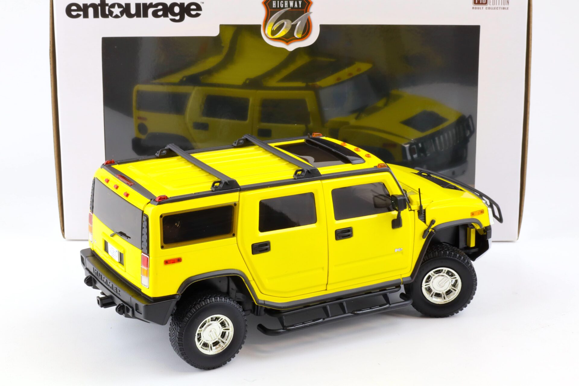 1:18 Highway61 Hummer H2 SUV 2003 ENTOURAGE yellow