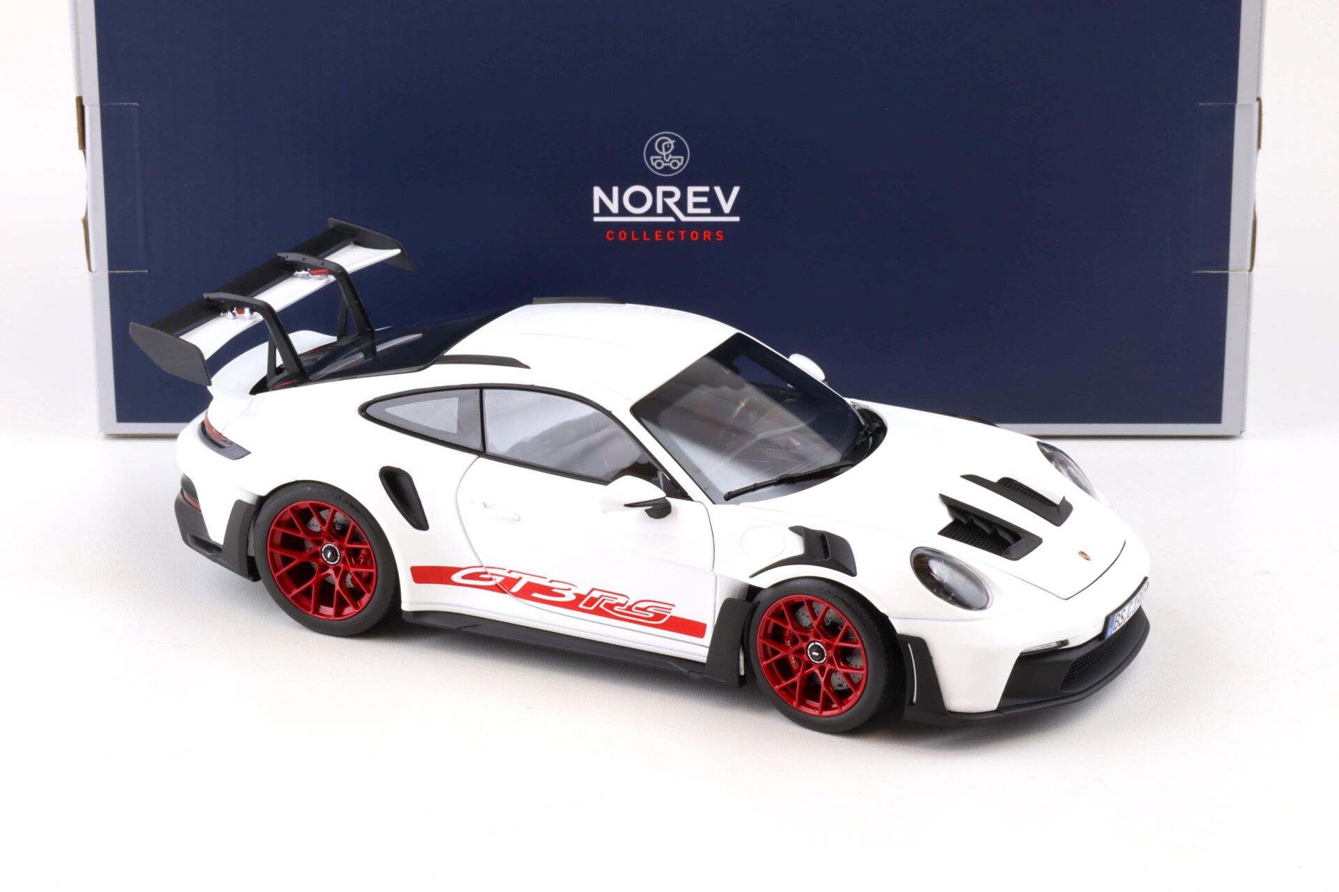 1:18 Norev Porsche 911 (992) GT3 RS Coupe 2022 white/ pyro red