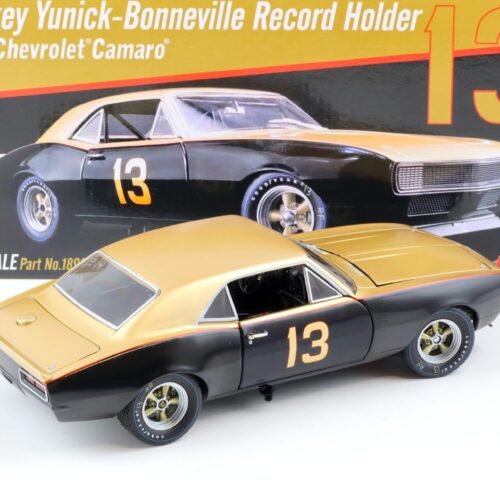 1:18 GMP Chevrolet Camaro 1967 Bonneville Record #13 Smokey Yunick black/ gold