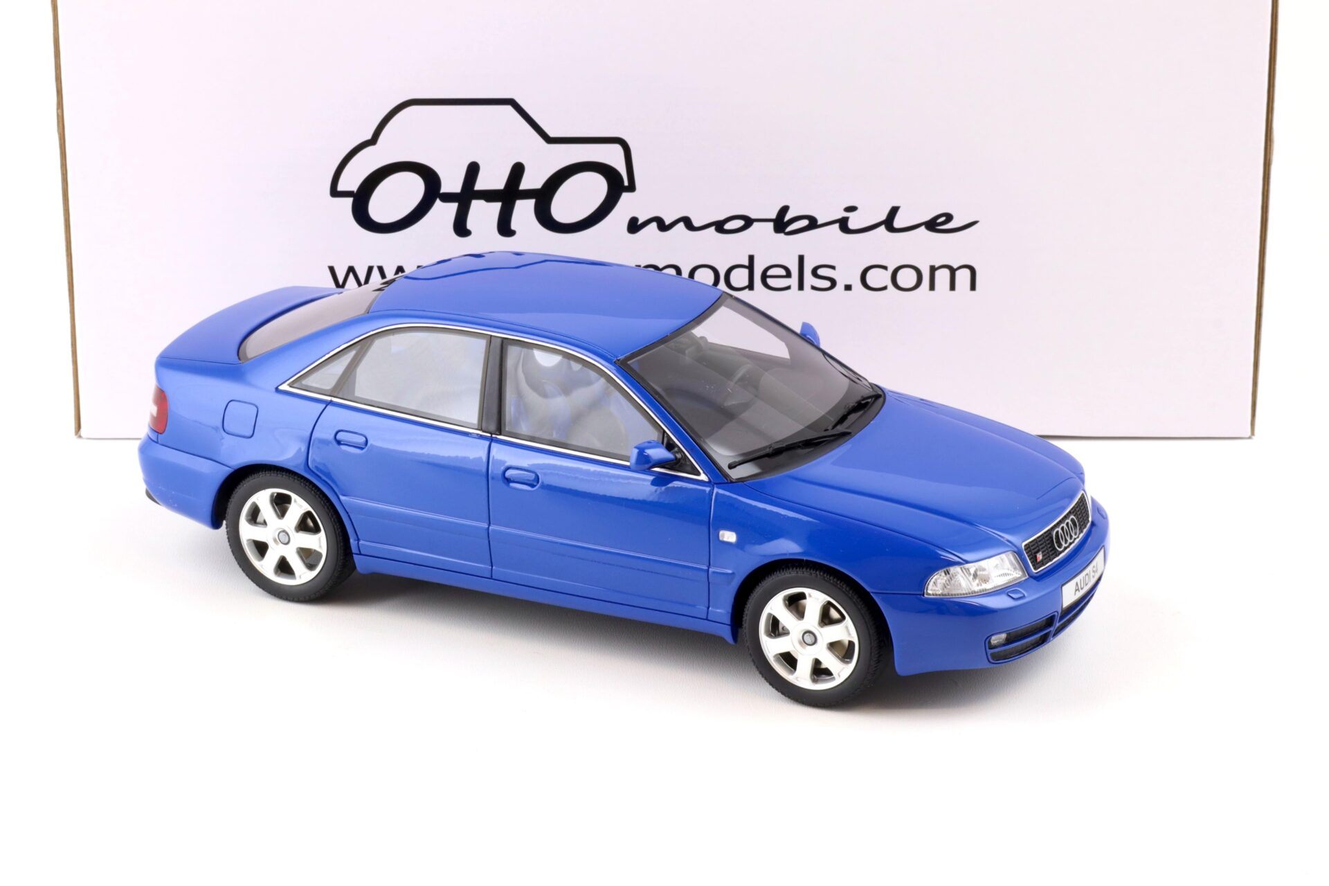 1:18 OTTO mobile OT373 Audi S4 (B5) 2.7l Biturbo Limousine 1998 blue