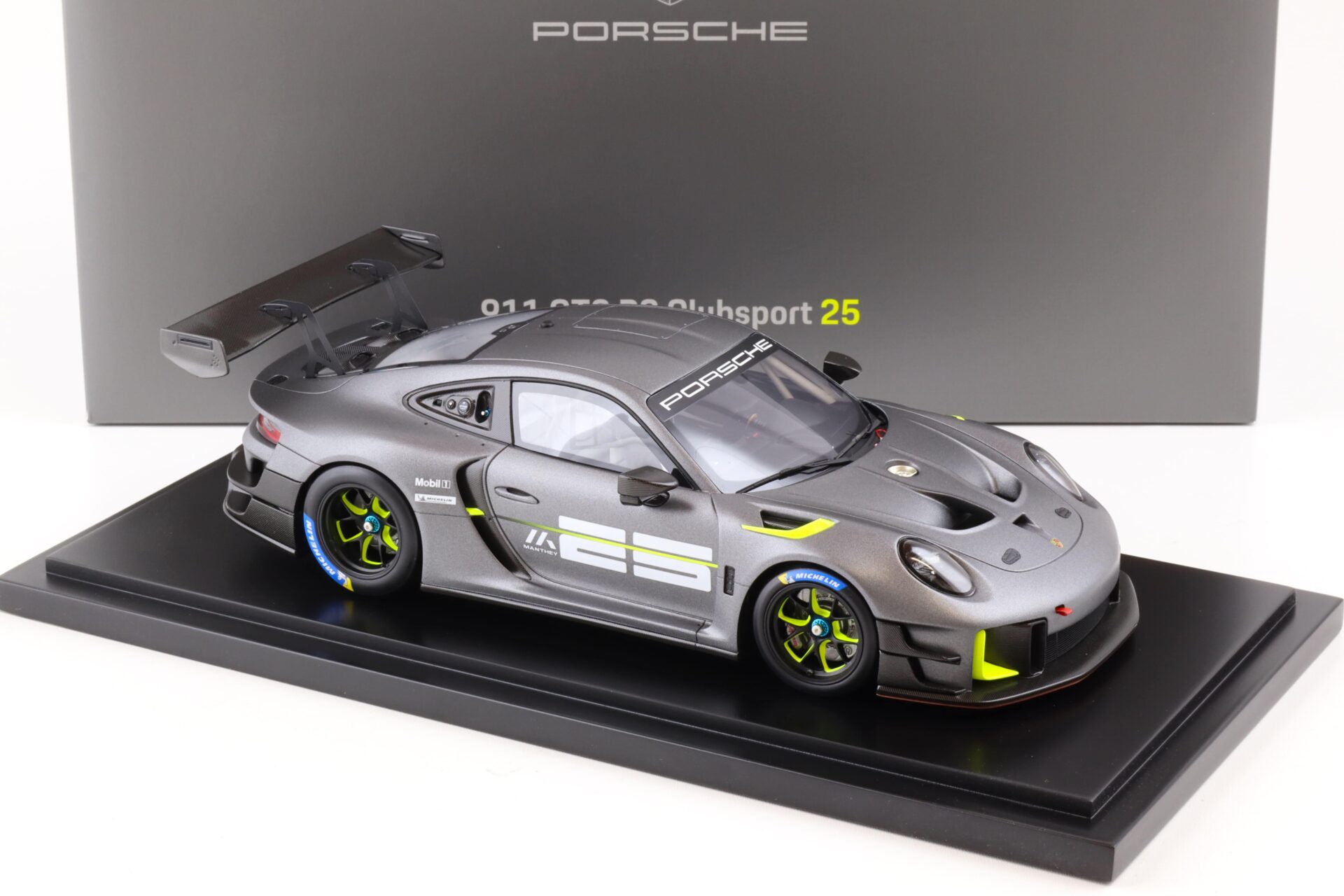 1:18 Spark Porsche 911 GT2 RS Clubsport 25 grey - Limited 750 pcs. WAP DEALER