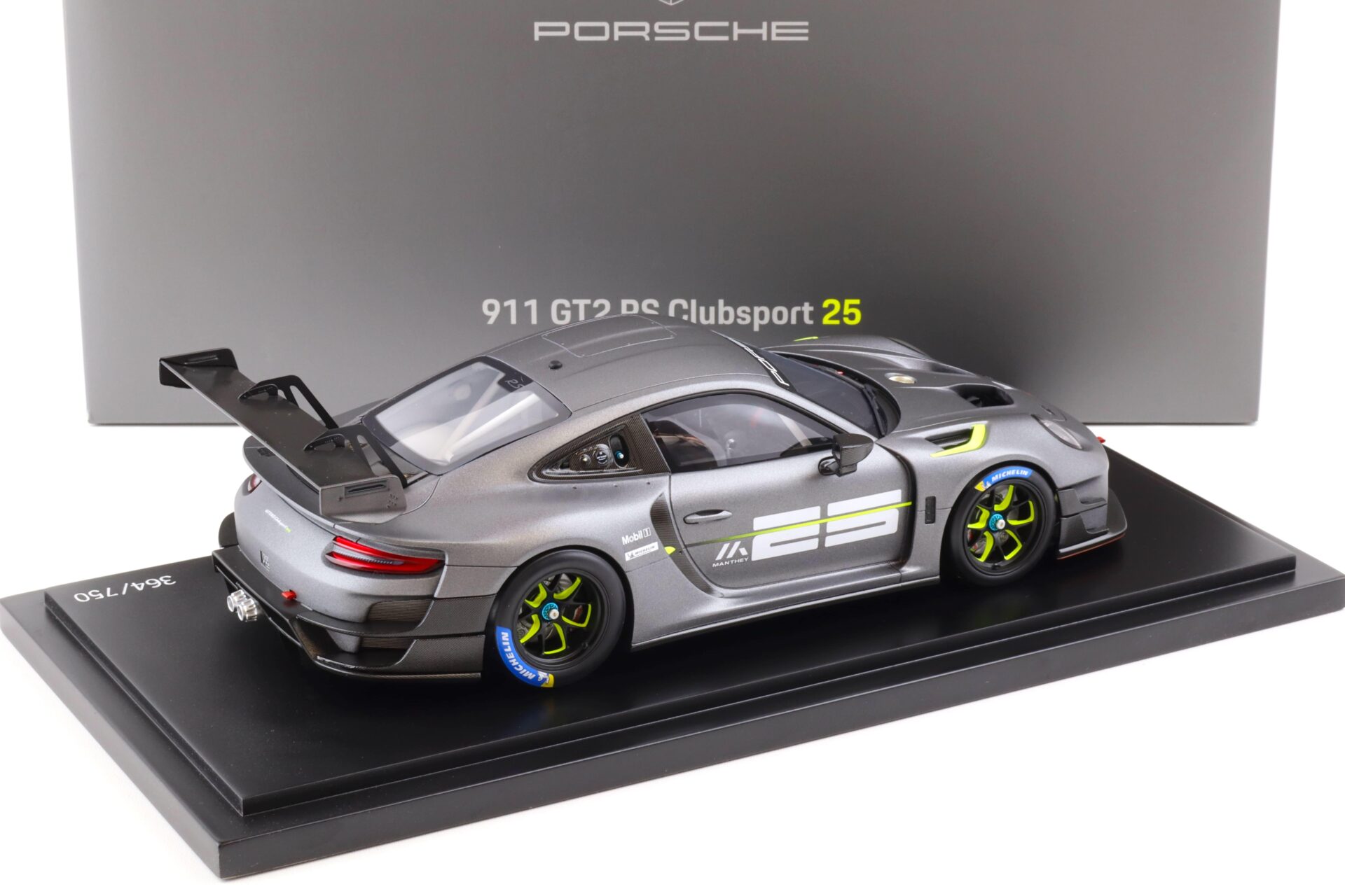 1:18 Spark Porsche 911 GT2 RS Clubsport 25 grey - Limited 750 pcs. WAP DEALER