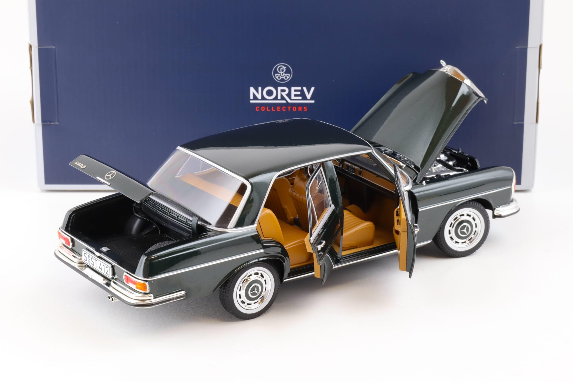 1:18 Norev Mercedes 280 SE Limousine 1968 Pine green metallic 183935