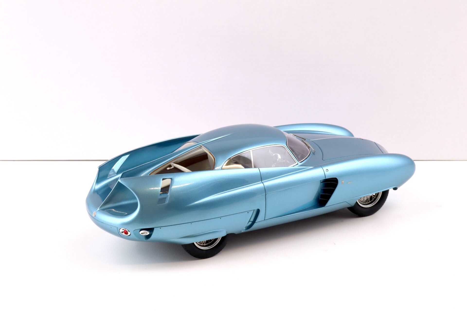 1:18 Matrix Alfa Romeo B.A.T. 7 blue metallic 1954