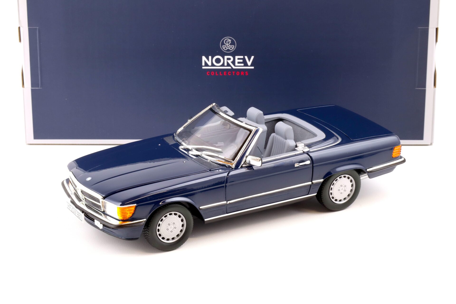 ID 83753 orig.jpg 1:18 Norev Mercedes 300 SL Cabriolet R107 with Top 1986 dark blue