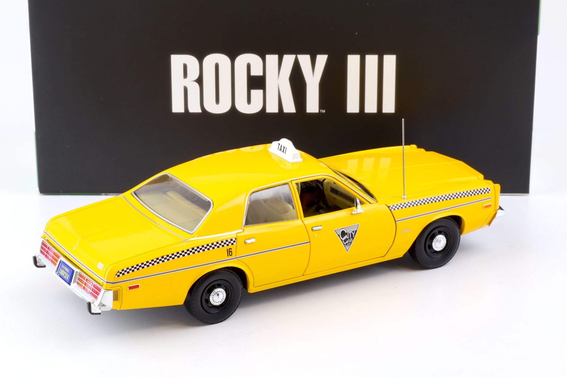 1:18 Greenlight 1978 Dodge Monaco City Cab Taxi yellow ROCKY III 1982