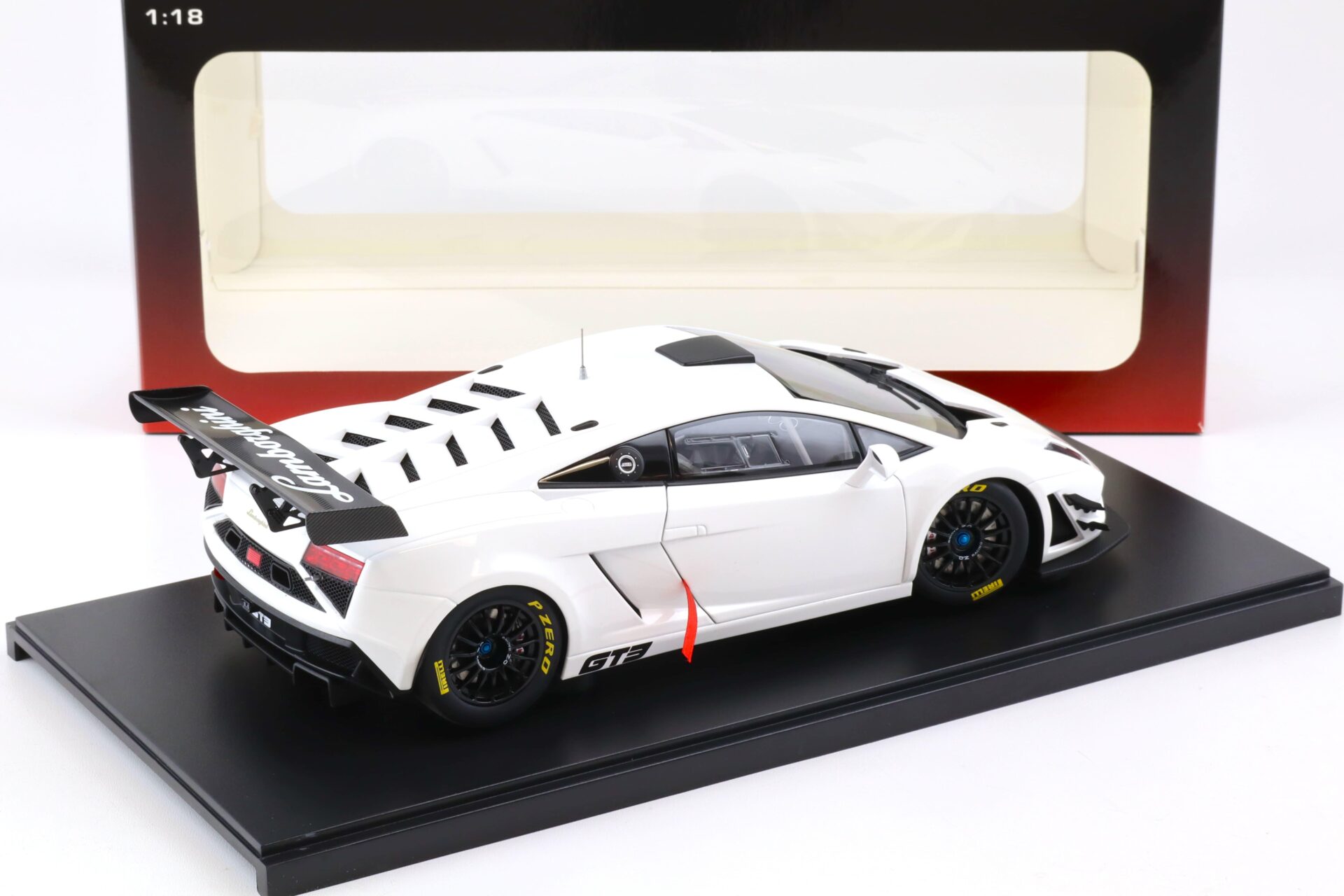 1:18 AUTOart Lamborghini Gallardo GT3 FL2 2013 white 81358