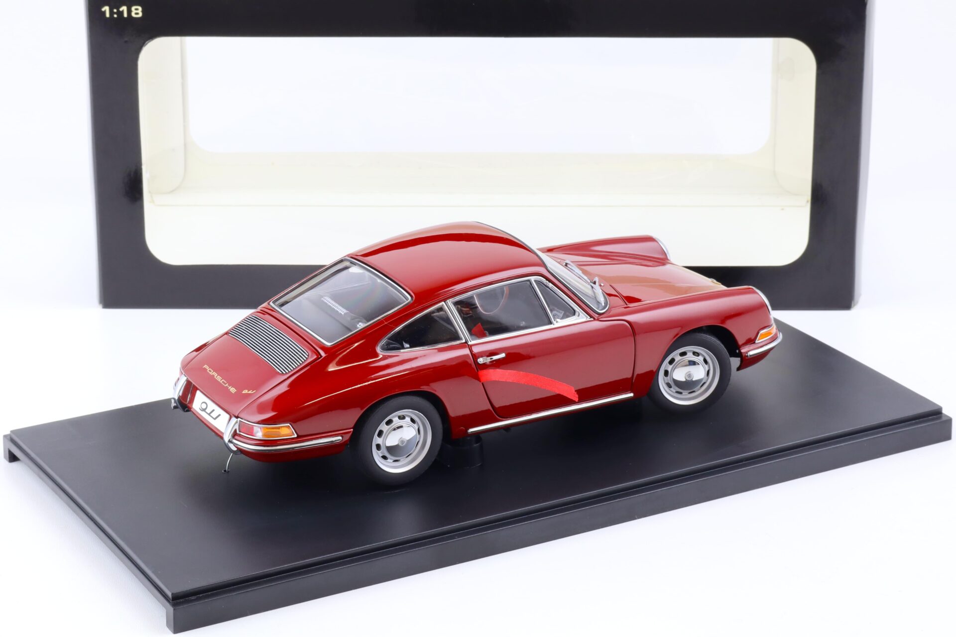 1:18 AUTOart Porsche 911 (901) Coupe 1964 red 77912