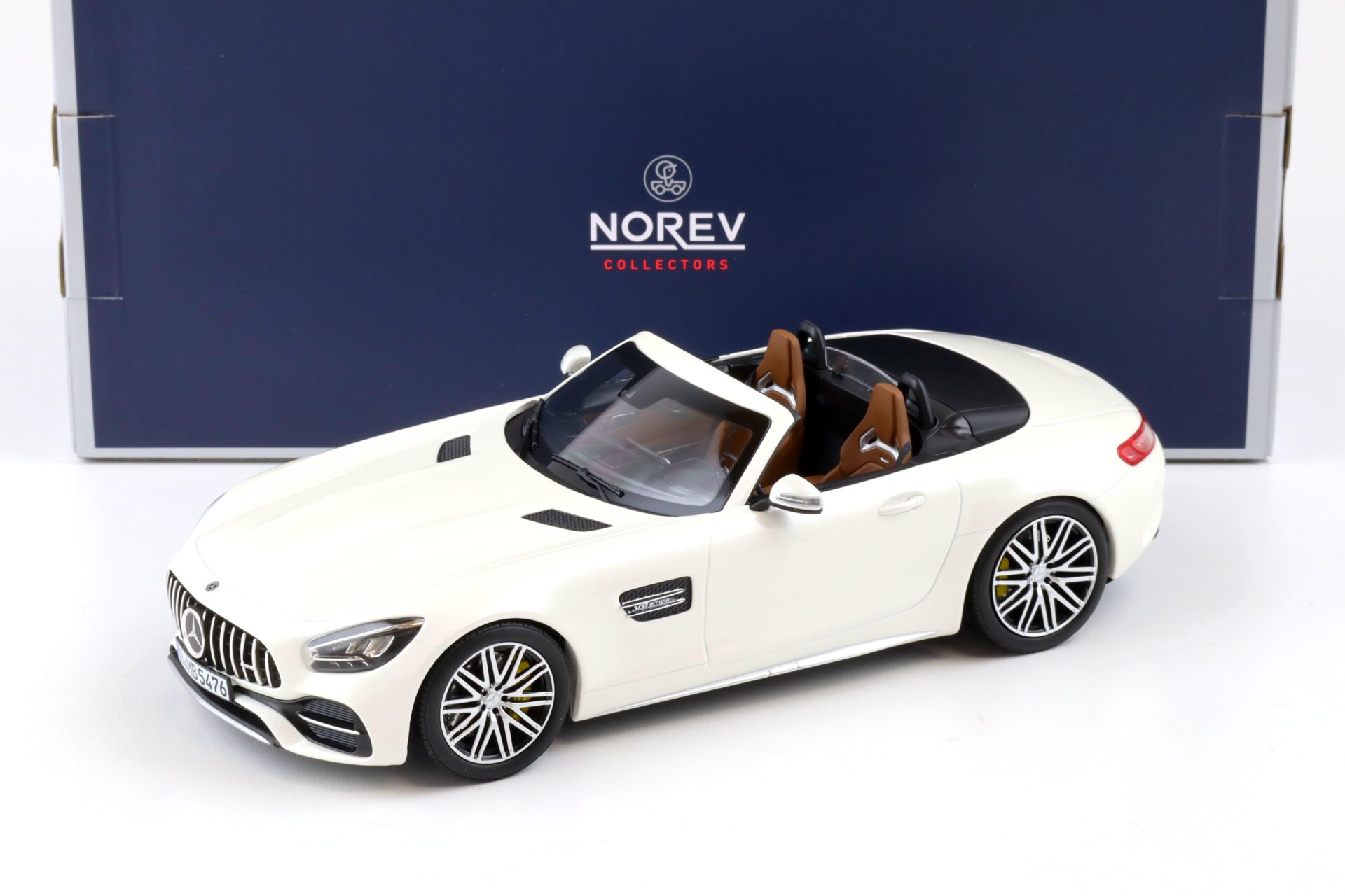 ID 83932 orig.jpg 1:18 Norev Mercedes AMG GT C Roadster 2019 white metallic 183744
