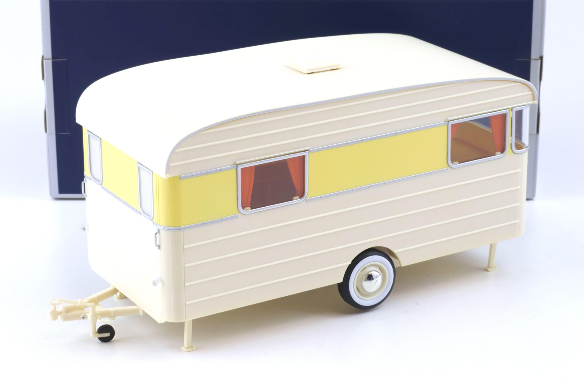 ID 83936 orig.jpg 1:18 Norev Wohnwagen Caravan Digue Panoramic 14 beige/ yellow 1960