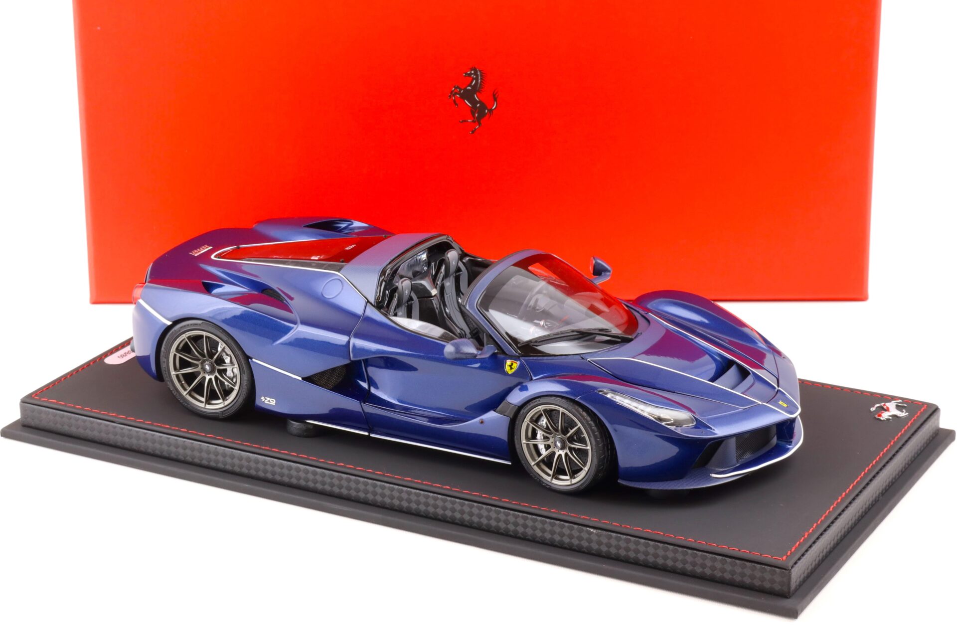 1:18 BBR Ferrari LaFerrari Aperta Blue Tour de France with display - Limited 80 pcs.