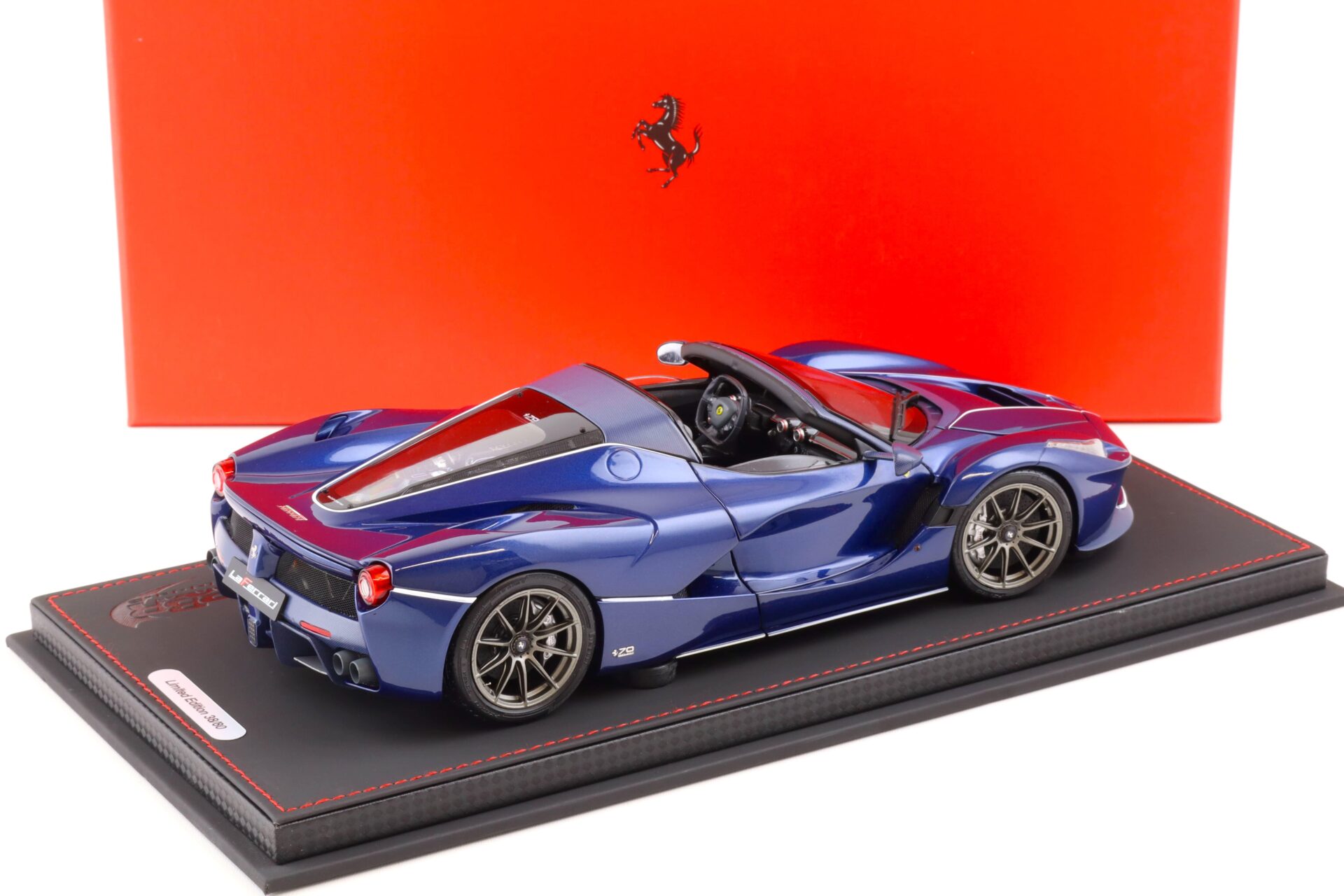 1:18 BBR Ferrari LaFerrari Aperta Blue Tour de France with display - Limited 80 pcs.