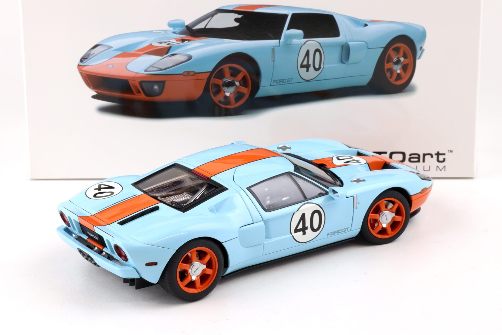 1:18 AUTOart Ford GT 2004 blue/ orange stripes #40 GULF Livery