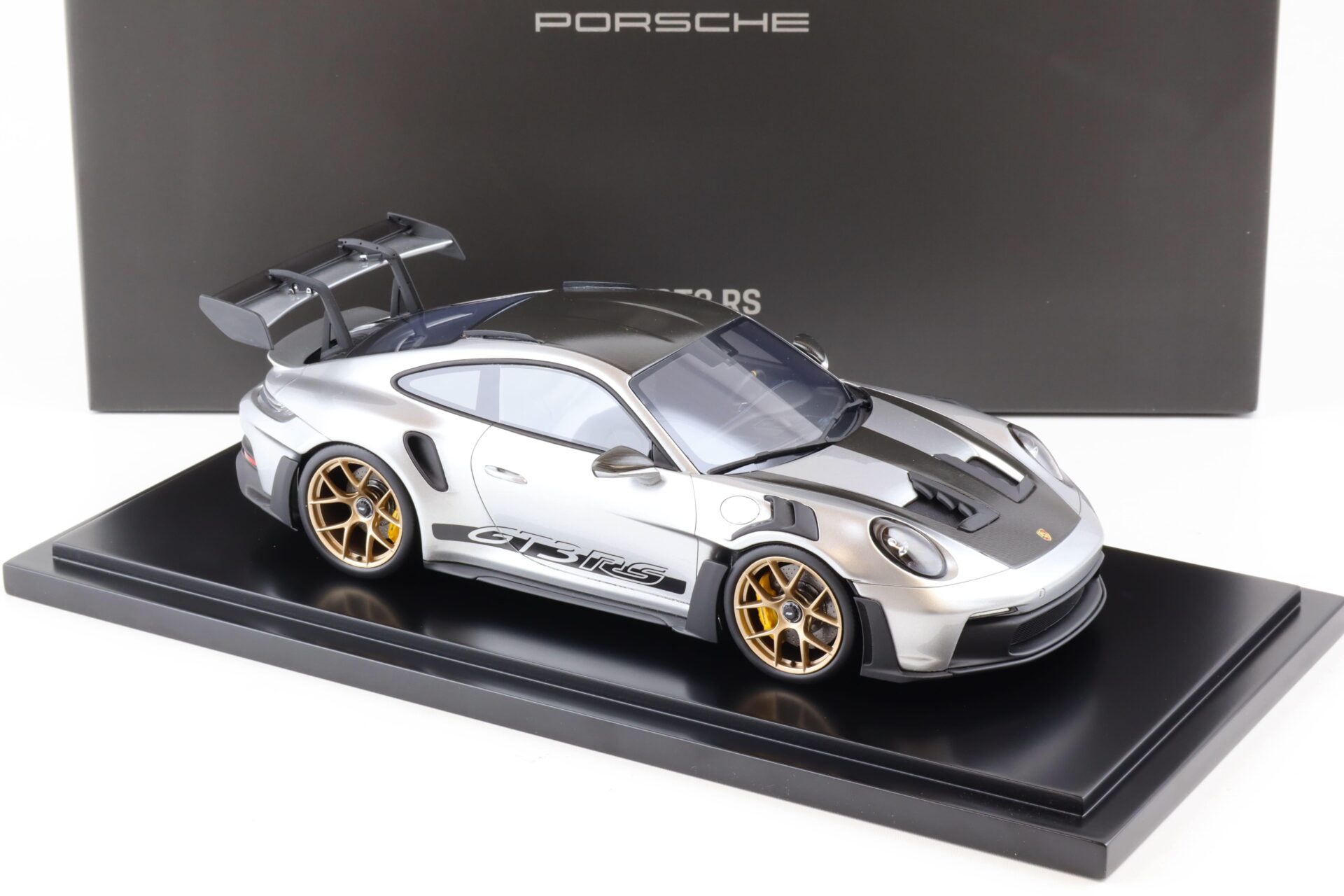 1:18 Spark Porsche 911 (992) GT3 RS Weissach Package GT-silver WAP DEALER