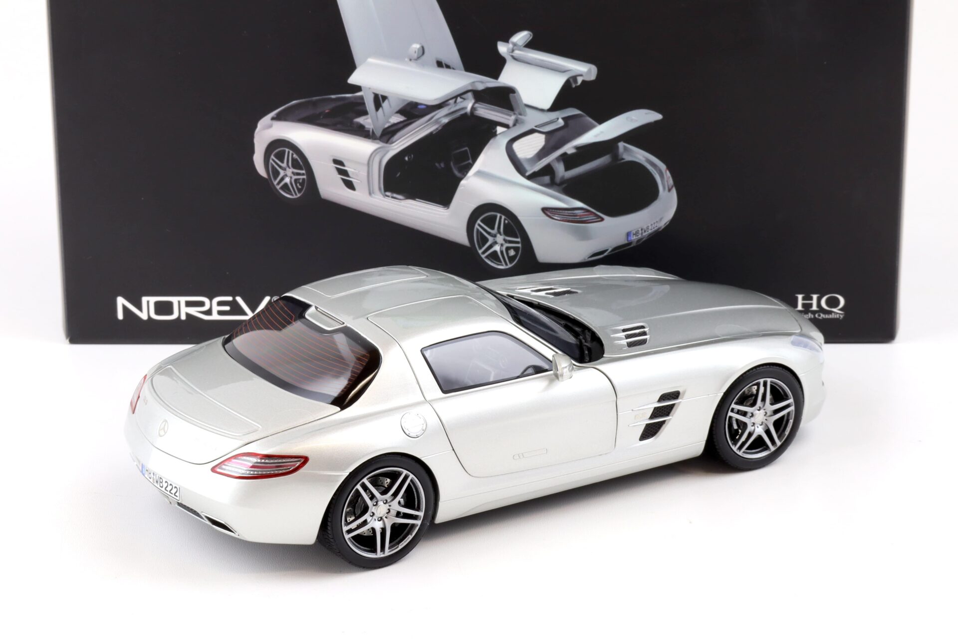 1:18 Norev Mercedes SLS AMG Coupe 2010 silver metallic 183490