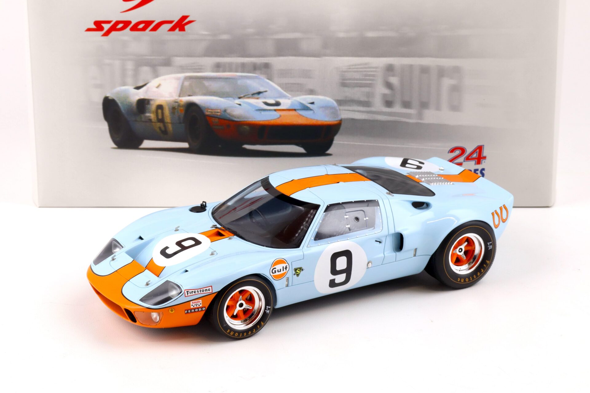 1:18 Spark Ford GT40 Winner Le Mans 1968 Gulf #9 blue/ orange 18LM68